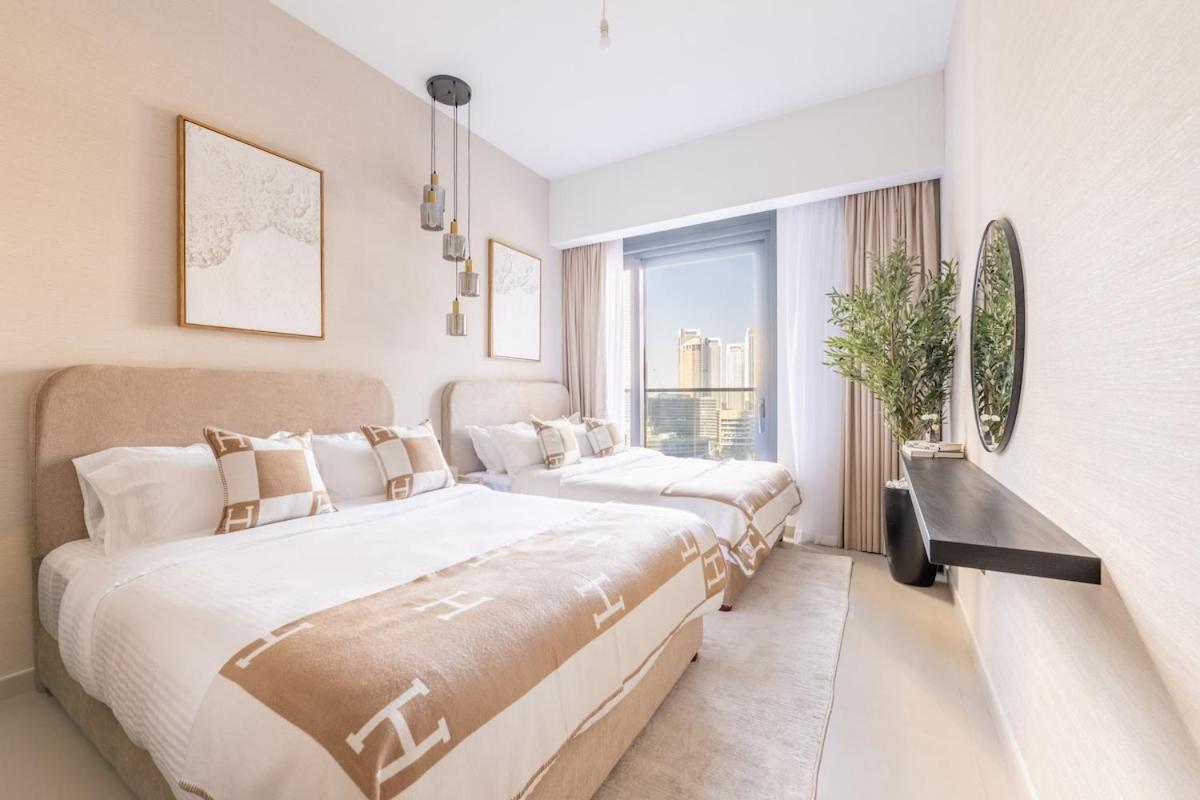 Luxury 4br With Hermes Touch & Burj Khalifa View Apartment