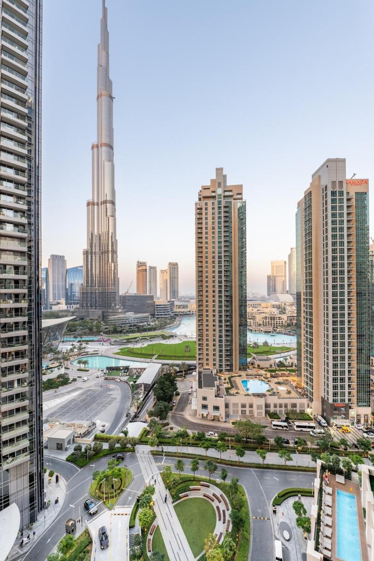 Luxury 4br With Hermes Touch & Burj Khalifa View Apartment