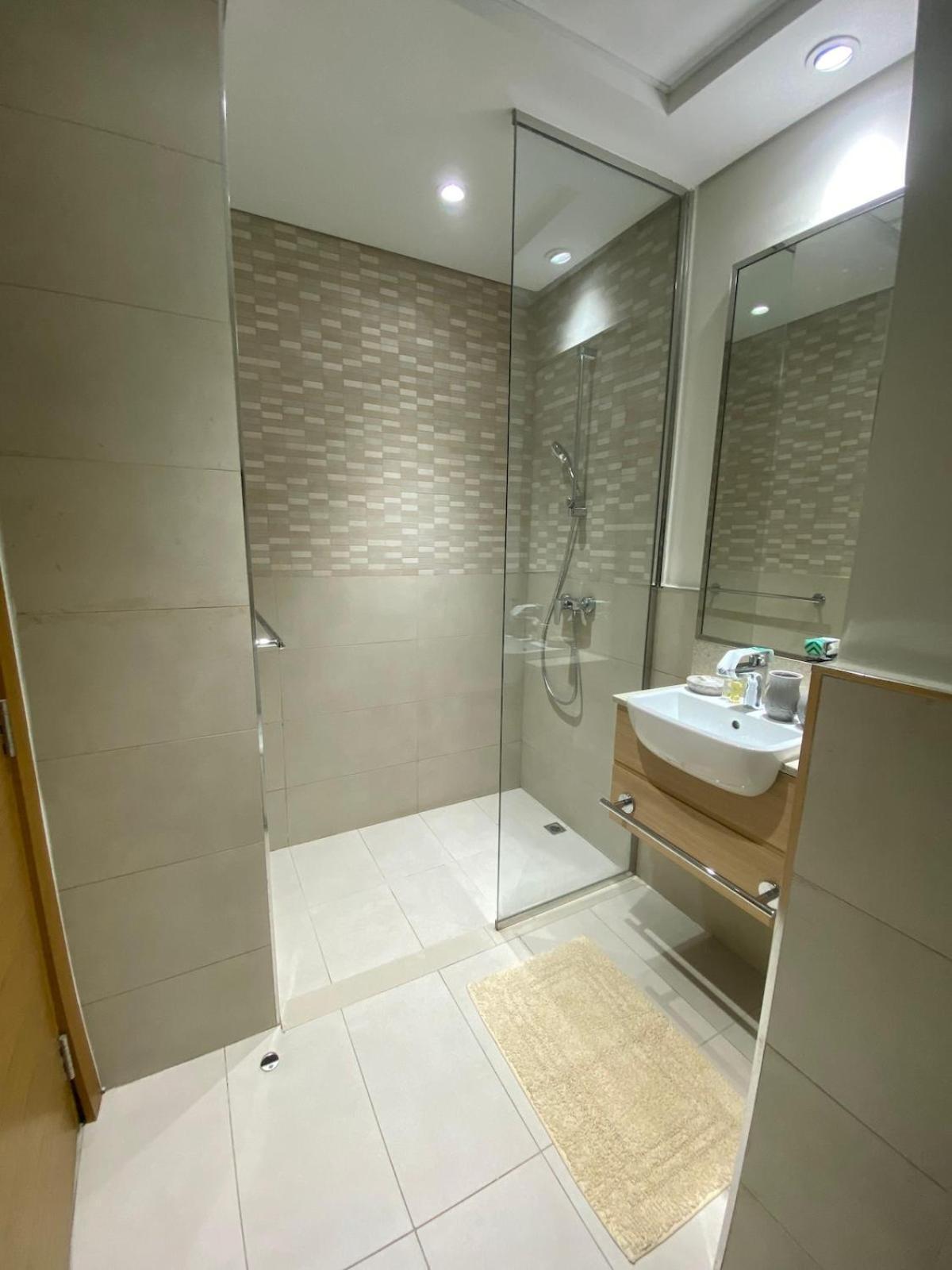 Two-bedroom With Prime Metro Access Apartment