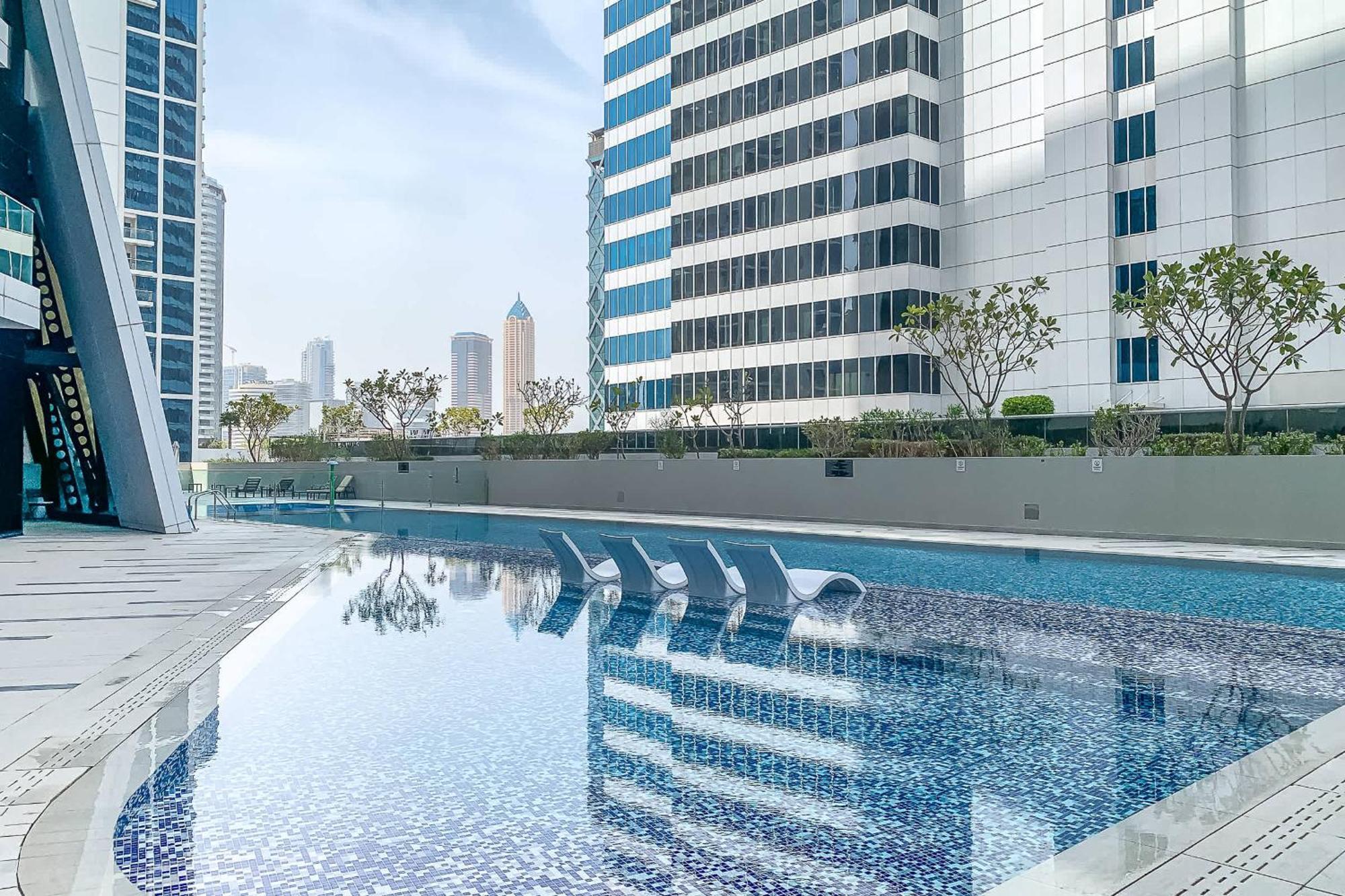 Apartment Airstay - Vibrant With Canal Views - Near Burj Khalifa - Monthly Offer Available *