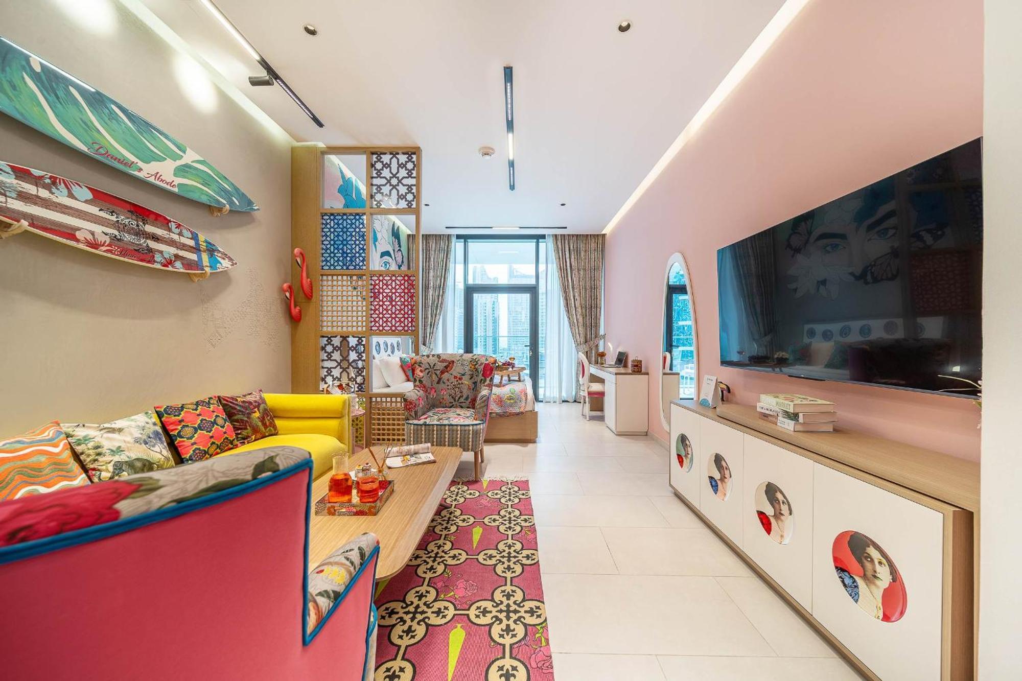 Apartment Airstay - Vibrant With Canal Views - Near Burj Khalifa - Monthly Offer Available