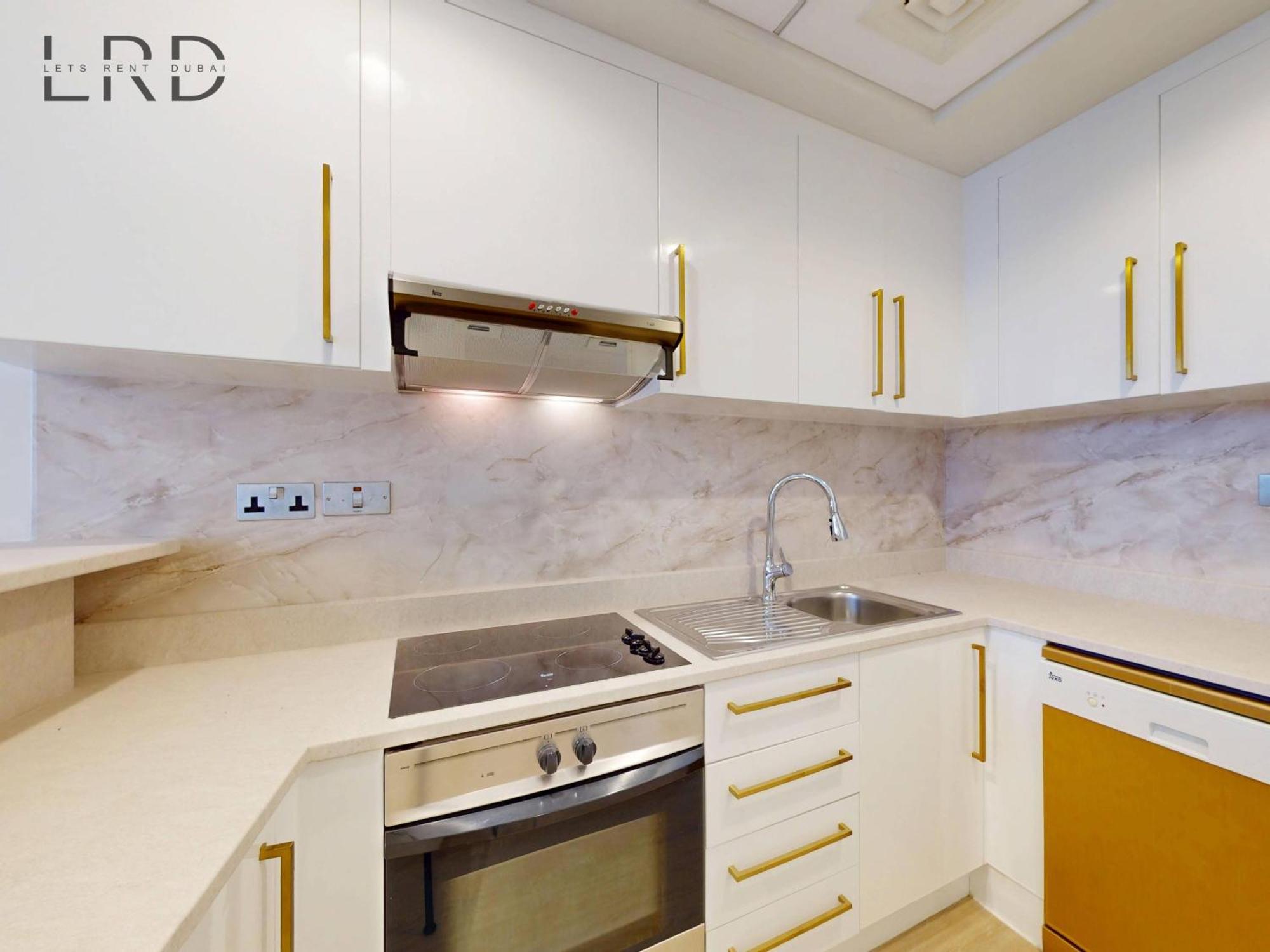 Chic And Modern 2br Duplex With View Apartment