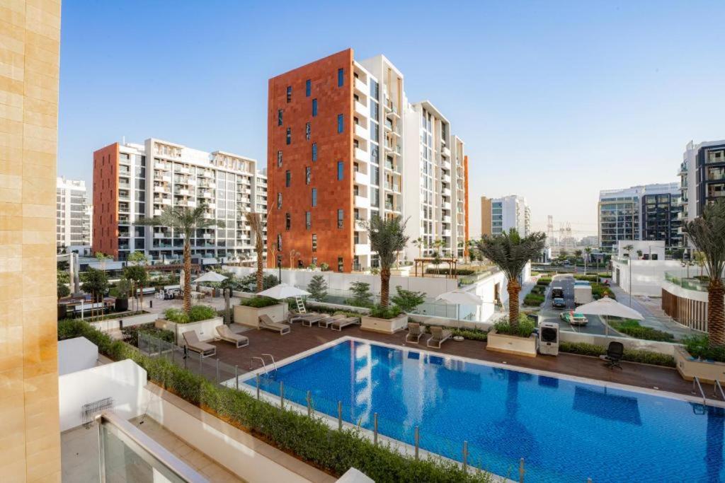 Cozy Pool View Fully Furnished * Dubai