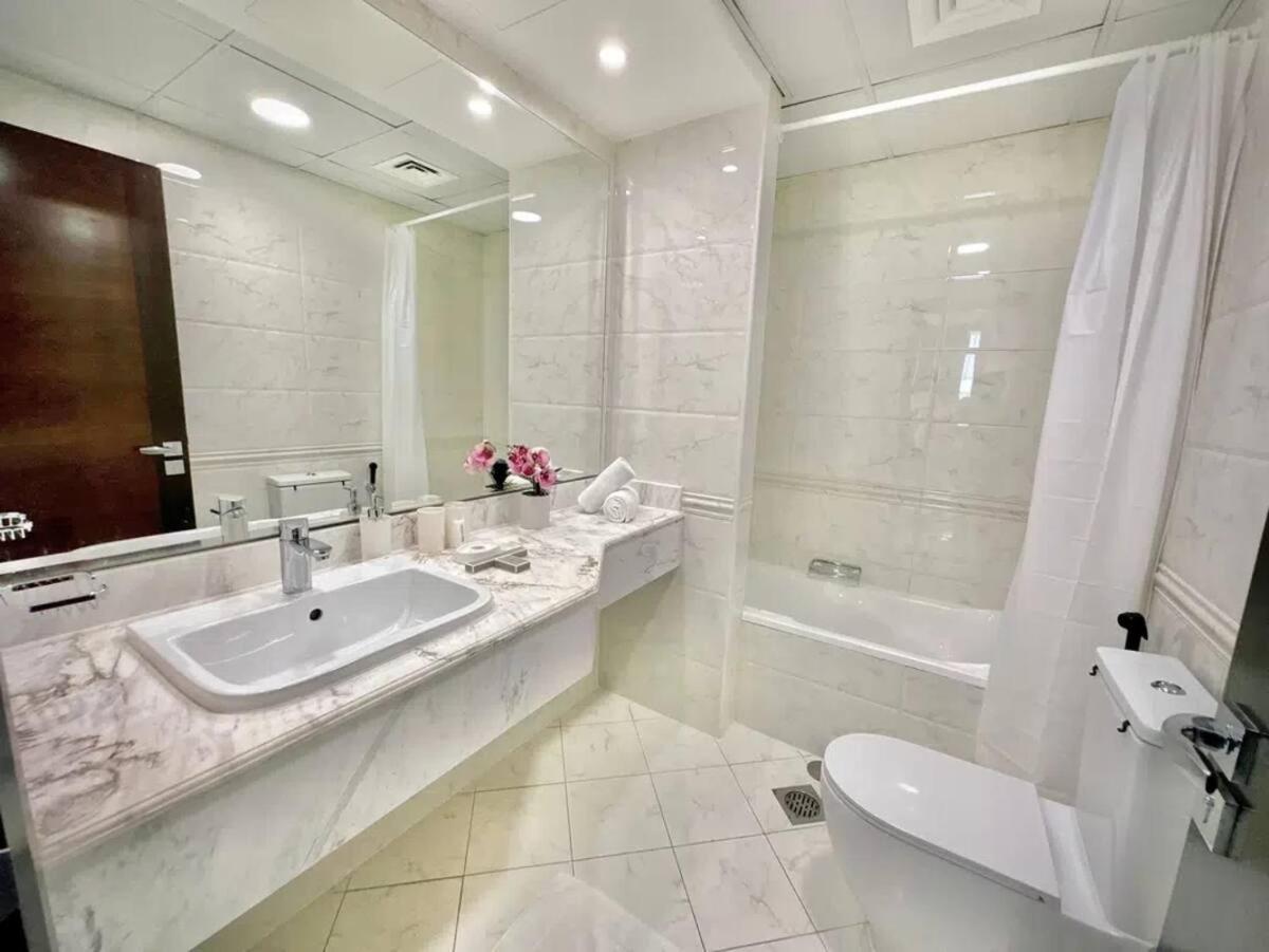 Majestic Tower Apartment