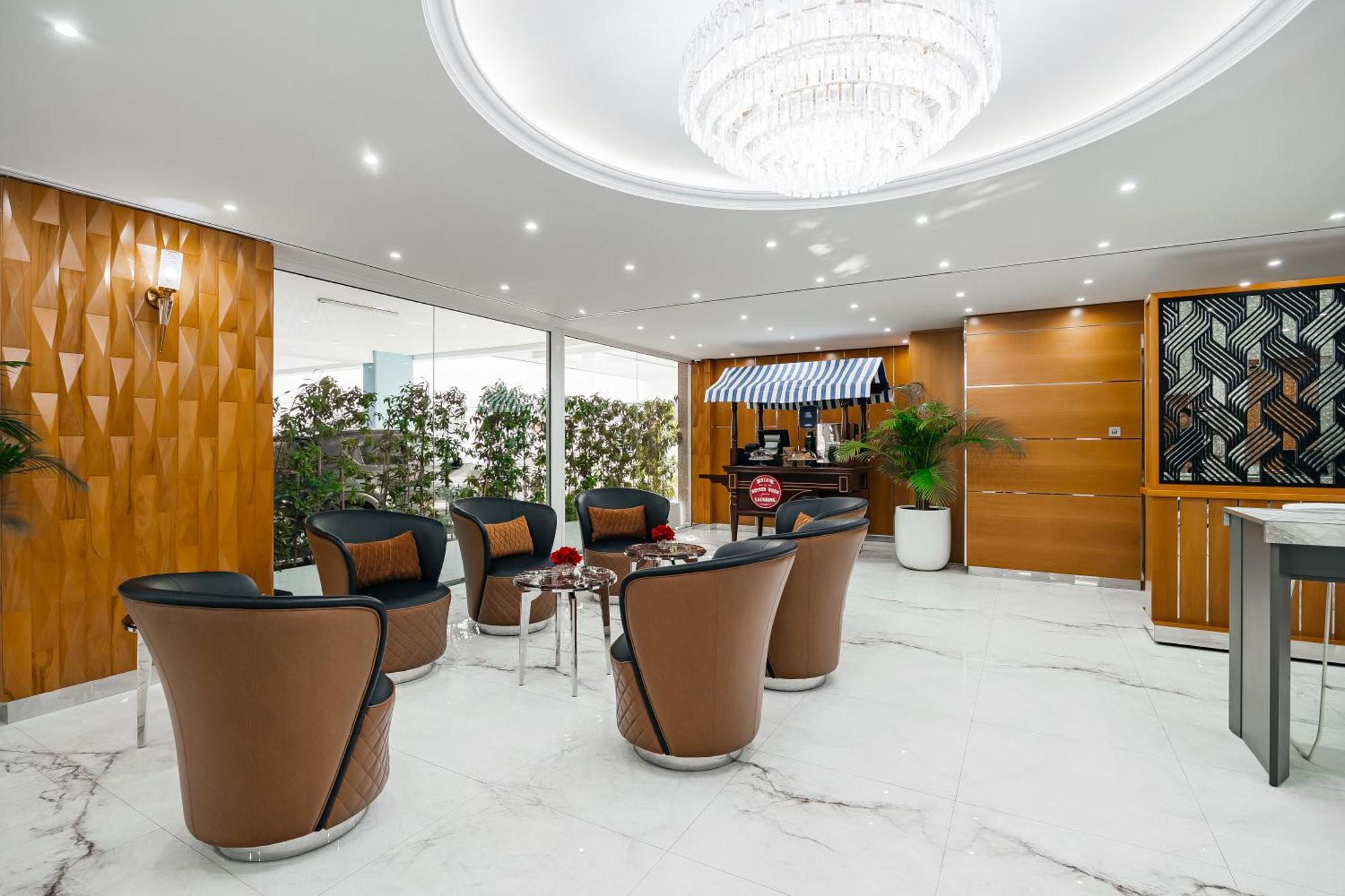 Golden Sands Bur Aparthotel
