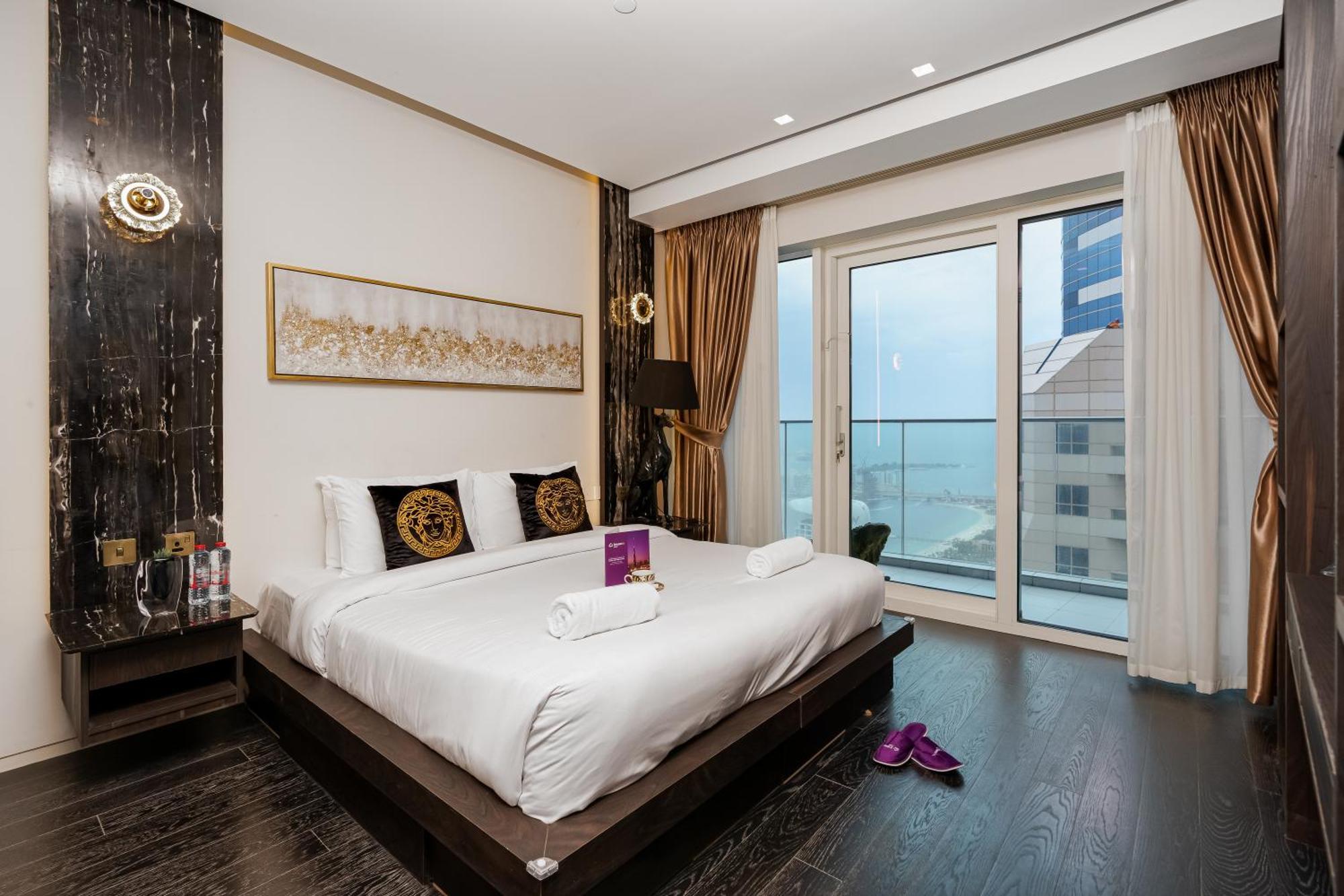 Dreaminn-2br Damac Heights With Sea View & Balcony *