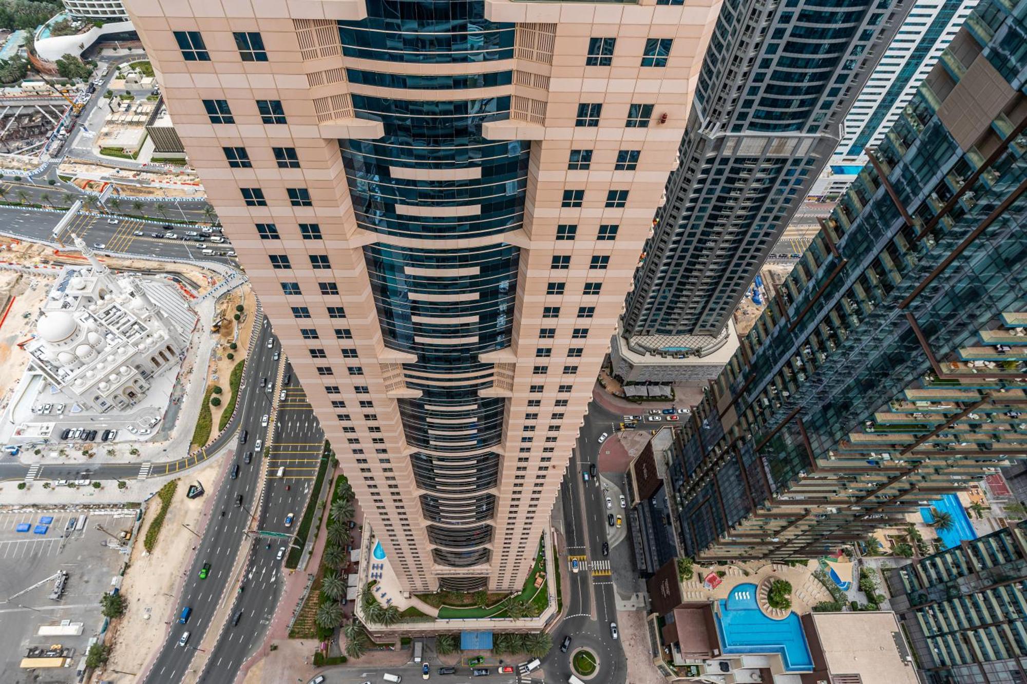 Dreaminn-2br Damac Heights With Sea View & Balcony * Dubai