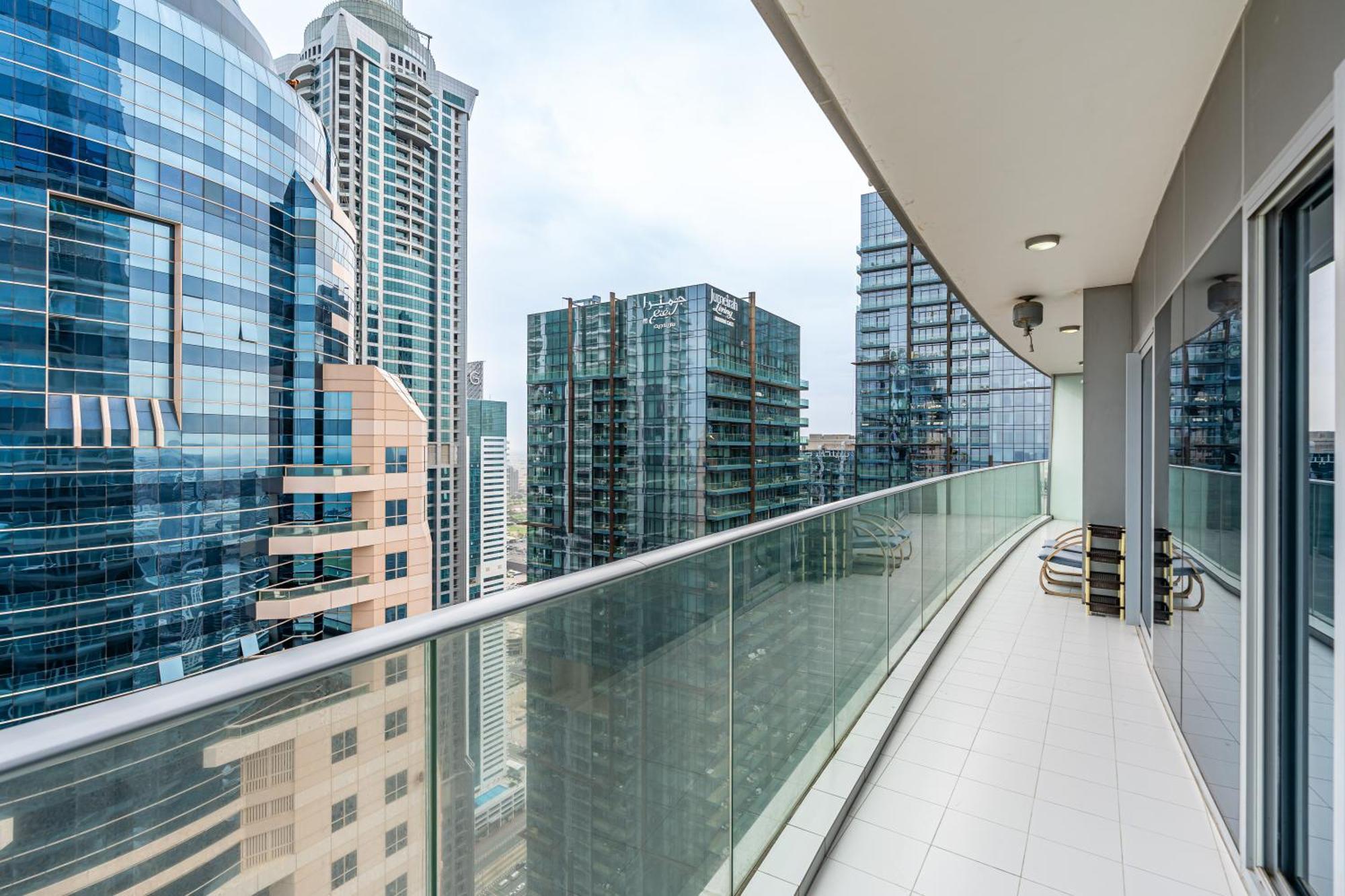 Dreaminn-2br Damac Heights With Sea View & Balcony Apartment *