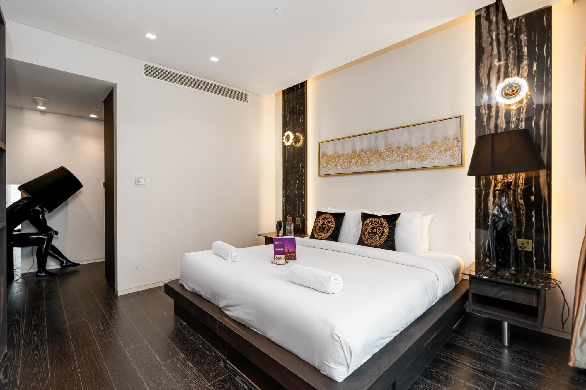 Dreaminn-2br Damac Heights With Sea View & Balcony Apartment *
