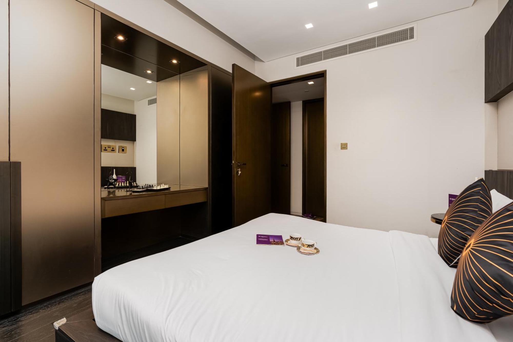 Dreaminn-2br Damac Heights With Sea View & Balcony Apartment *