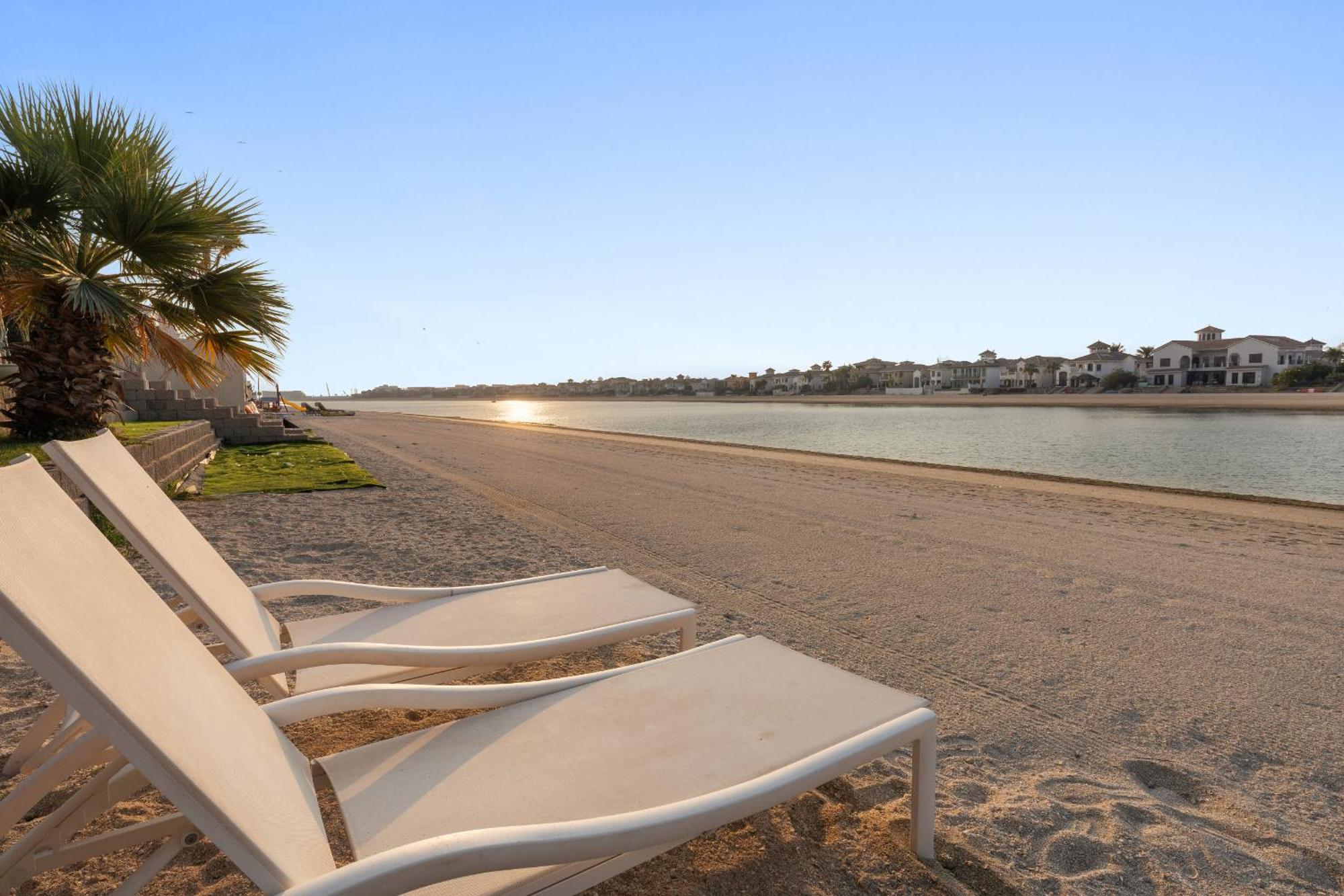 Vayk - Iconic 5 Bedroom On The Palm With Private Pool Holiday home Dubai