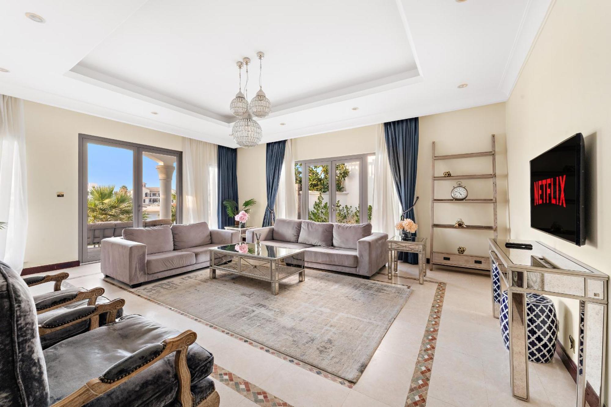 Vayk - Iconic 5 Bedroom On The Palm With Private Pool Holiday home Dubai