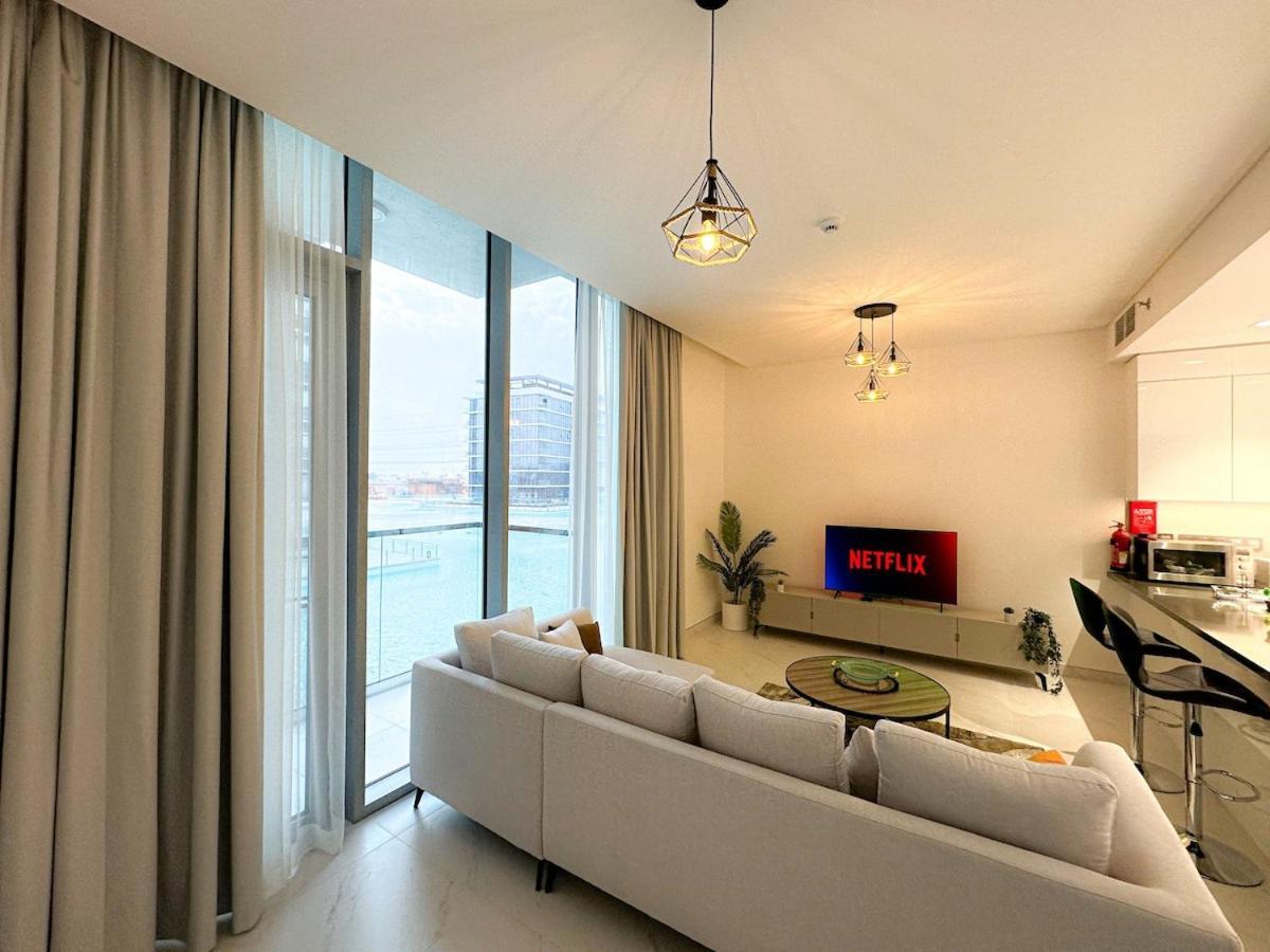 Luxury 1br With Aquatic View, District One Apartment *