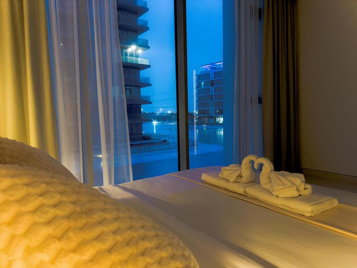 Apartment Luxury 1br With Aquatic View, District One Dubai