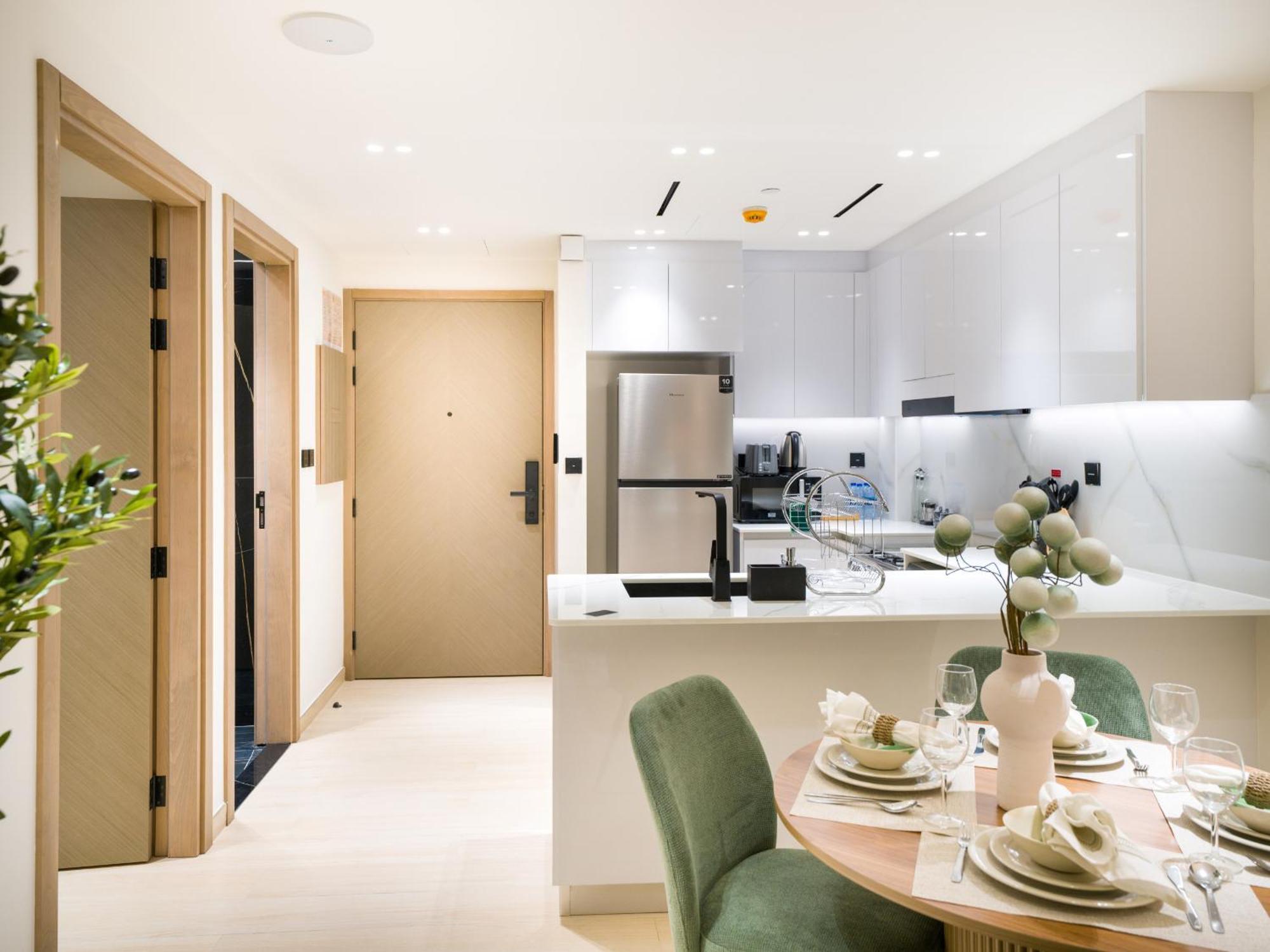 Easygo-serene 1bdr With Terrace Binghatti Corner Jvc *
