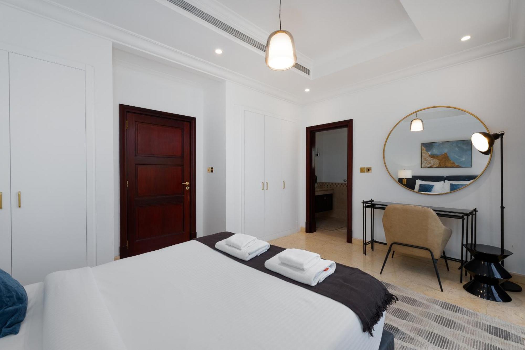 Villa Frond D, Beachfront Villa, Palm Jumeirah - Mint Homes *