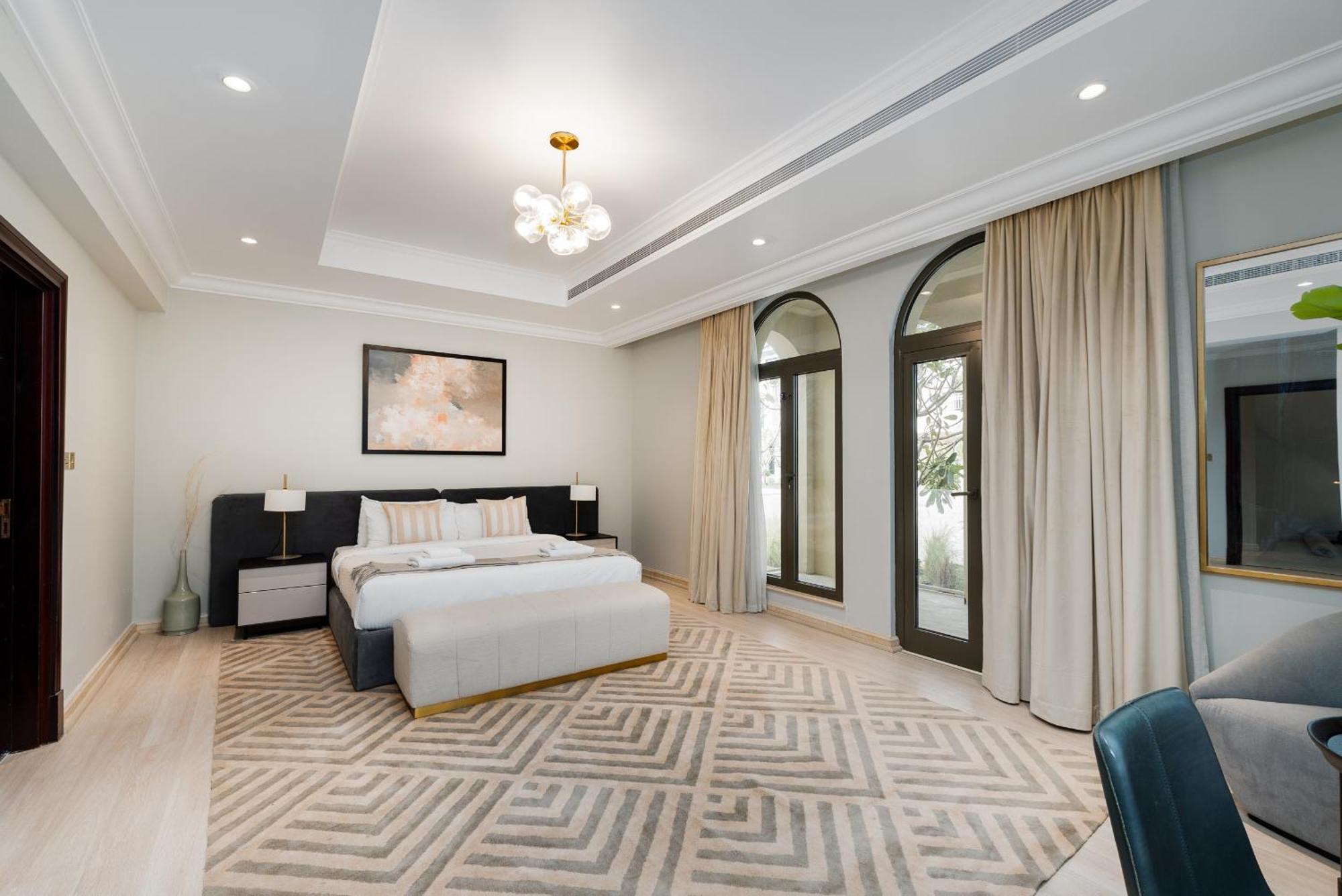 Villa Frond D, Beachfront Villa, Palm Jumeirah - Mint Homes *