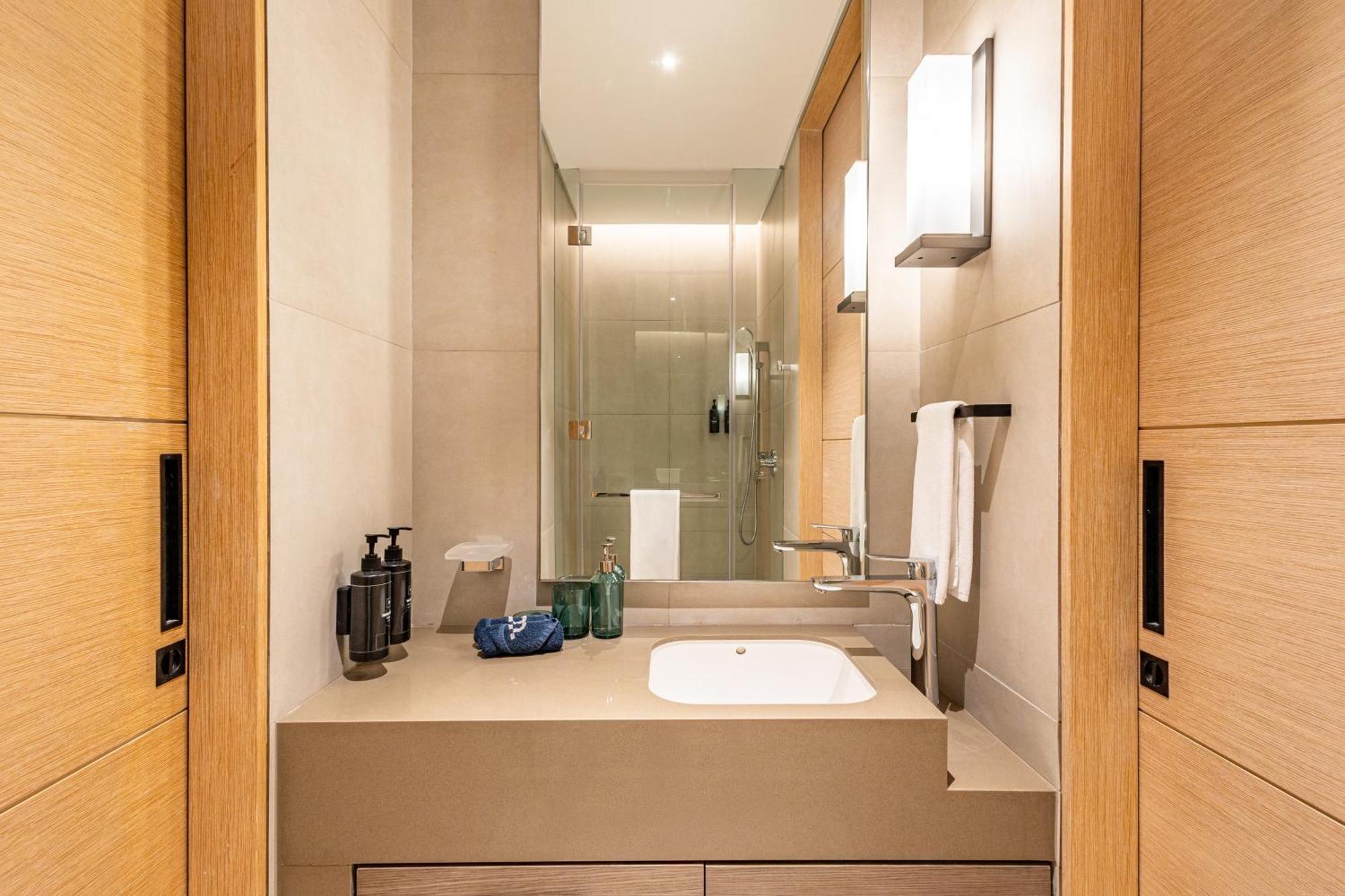 Apartment High-floor Luxury 2br, Sea View, Address Jbr *