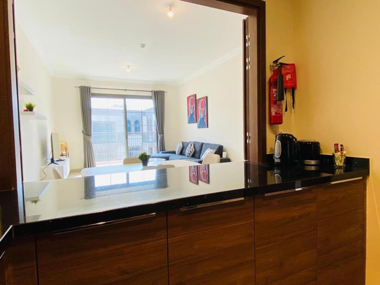 Apartment Spacious One-bedroom In Muhaisnah,