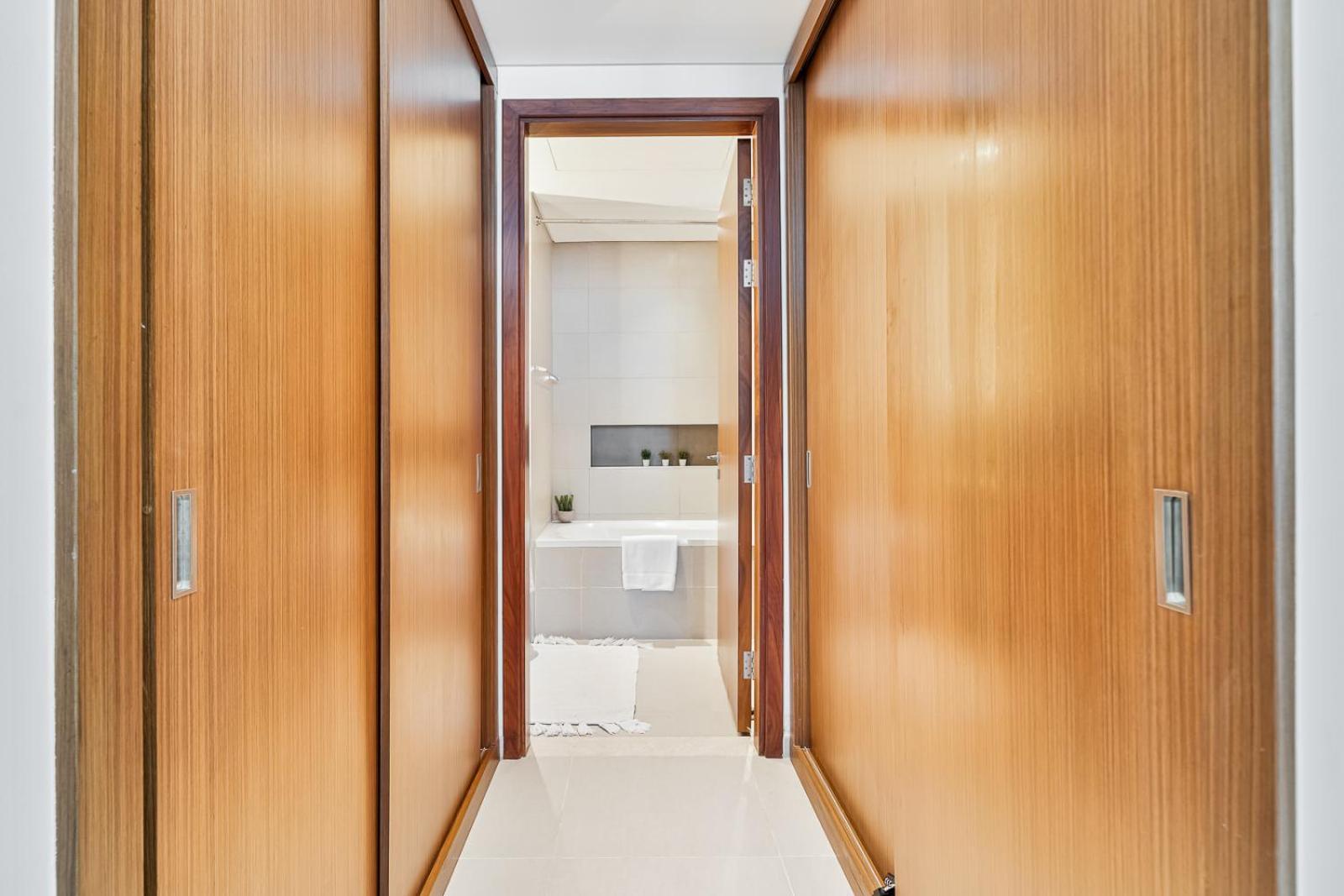 Stylish 1br With Pool, Gym, Bbq Area & Playground *