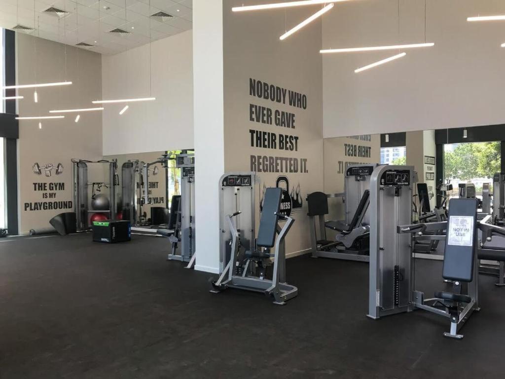 Apartment Stylish 1br With Pool, Gym, Bbq Area & Playground *