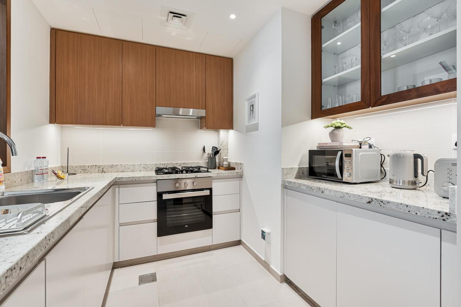 Apartment Stylish 1br With Pool, Gym, Bbq Area & Playground *