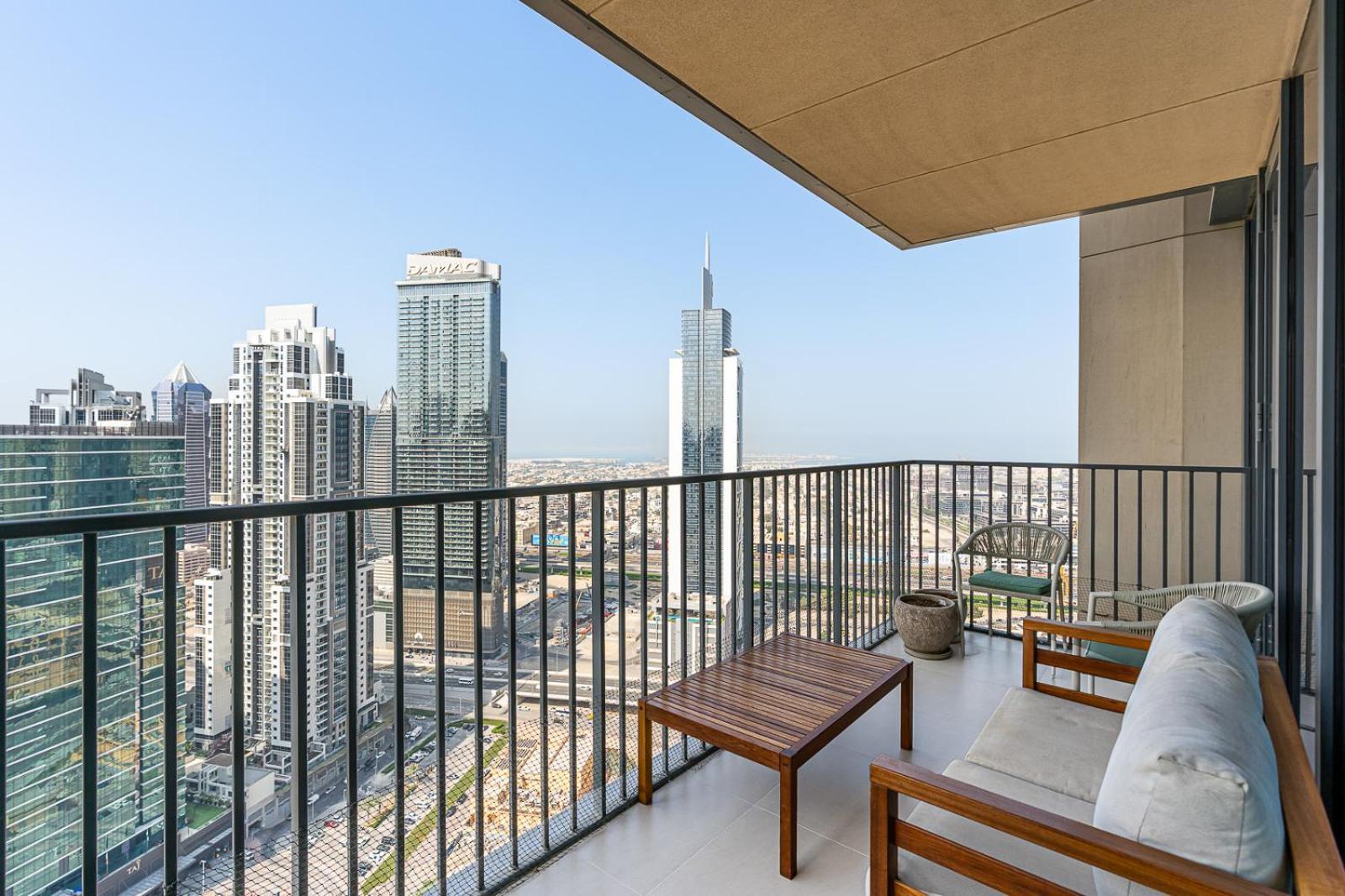 Stylish 1br With Pool, Gym, Bbq Area & Playground Apartment *