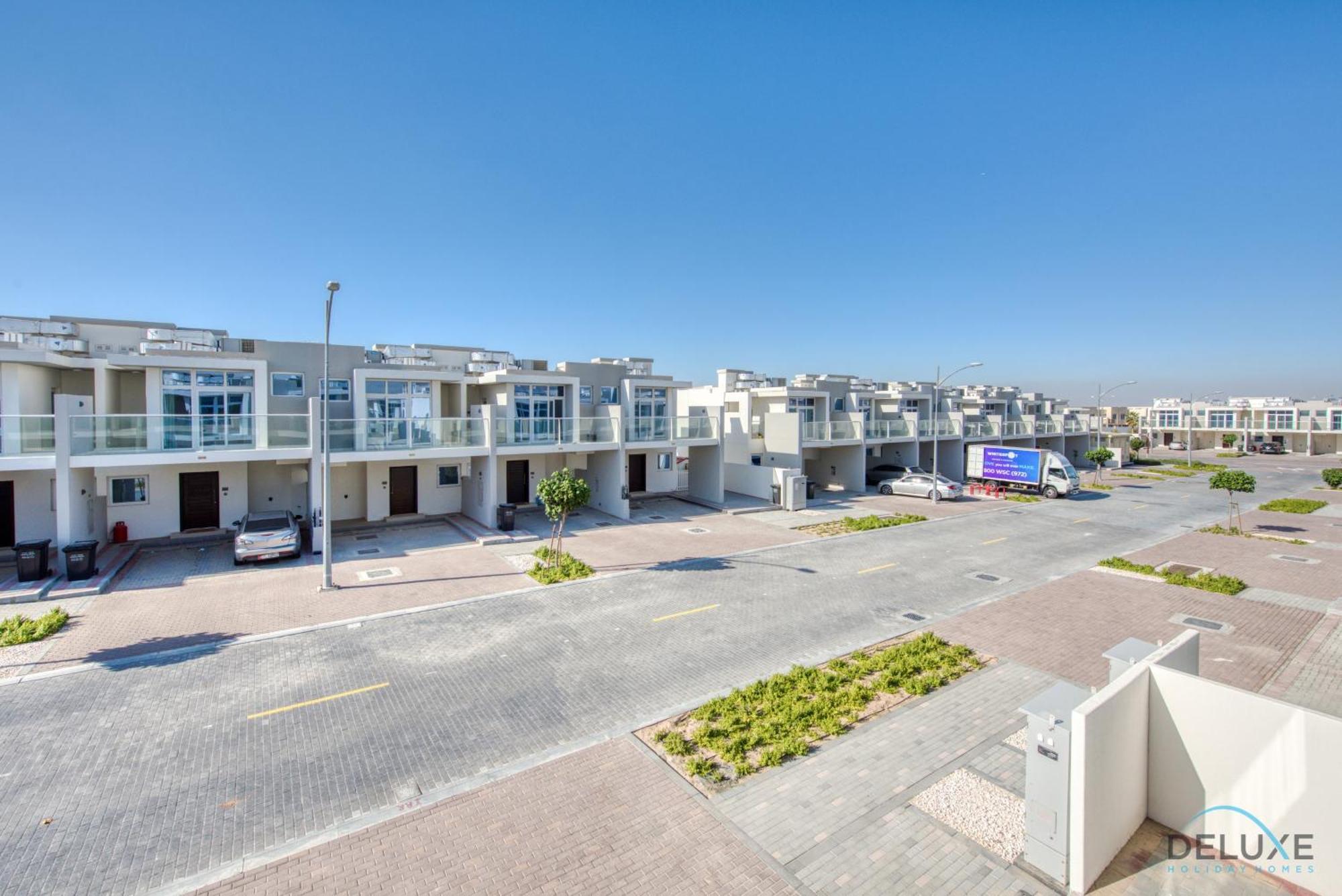 Restful 3br Townhouse At Damac Hills 2 Dubailand By Deluxe Homes Apartment Dubai