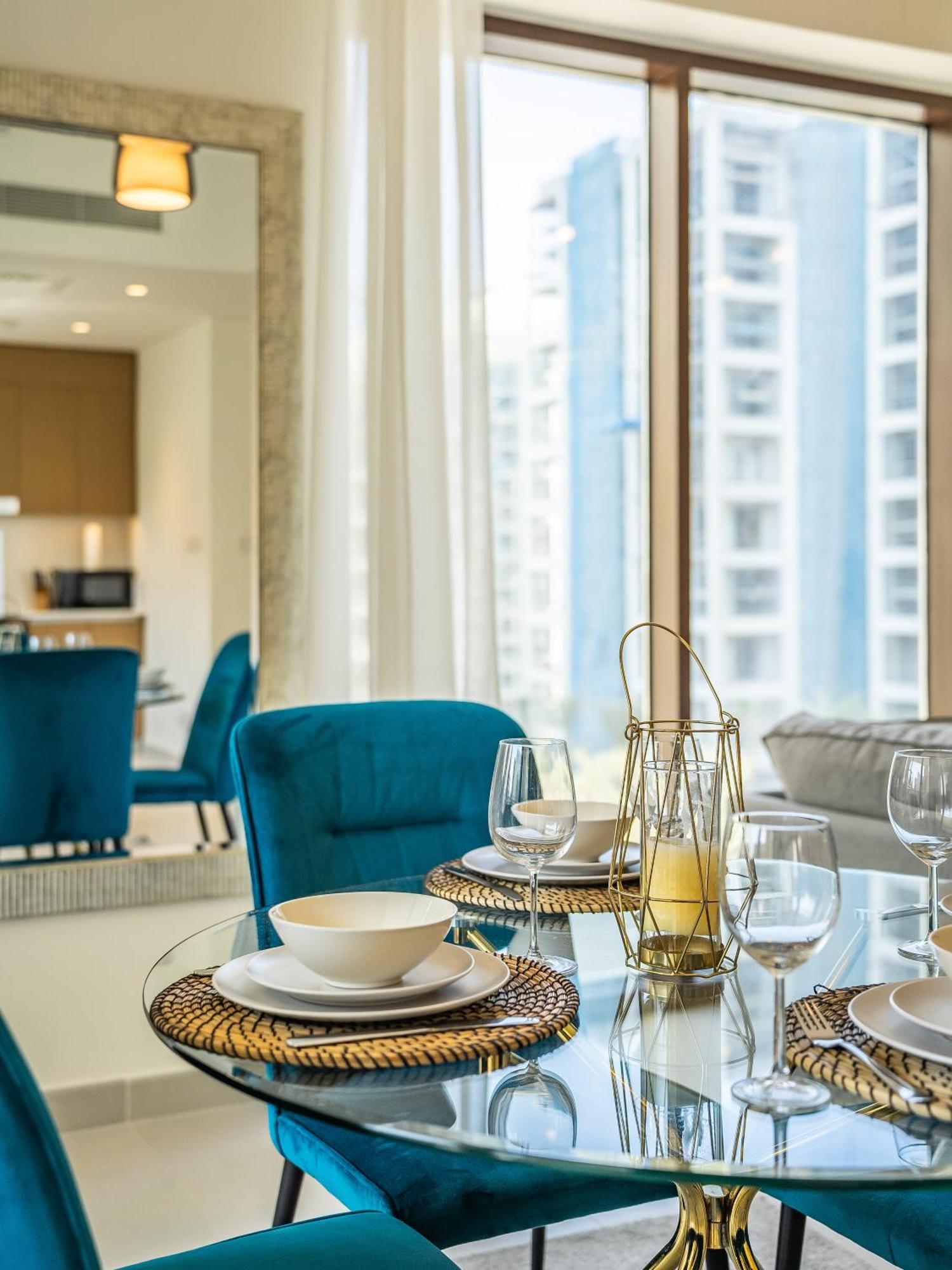 Creek Gem, Stylish With Two Balconies * Dubai