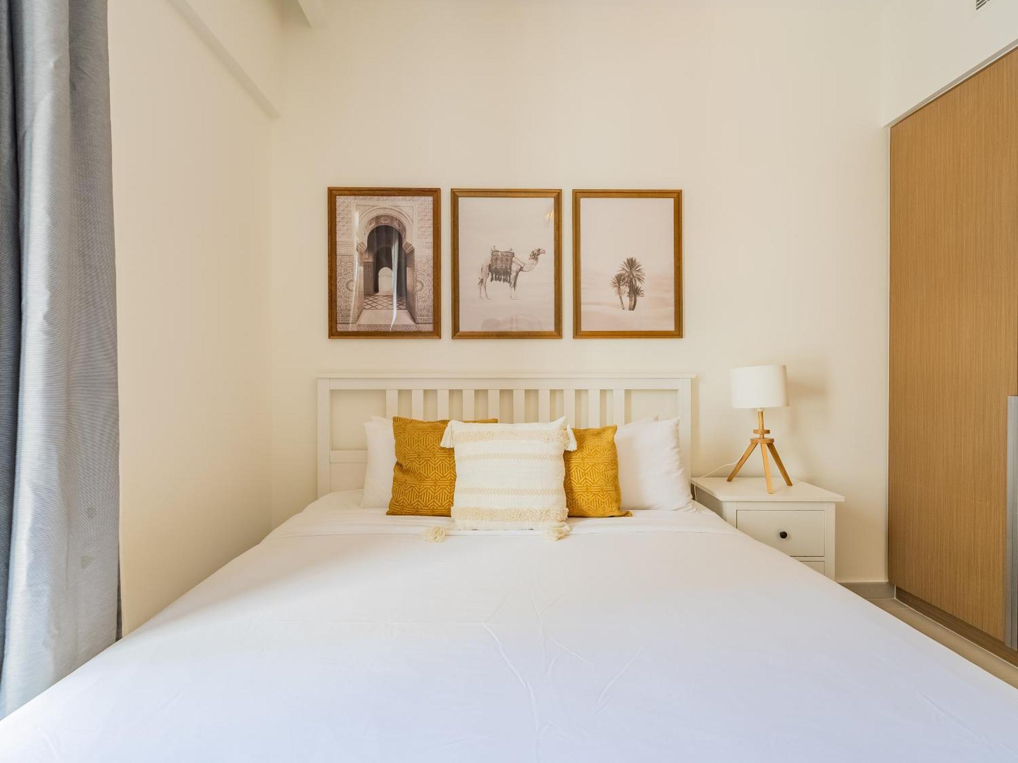 Creek Gem, Stylish With Two Balconies Dubai