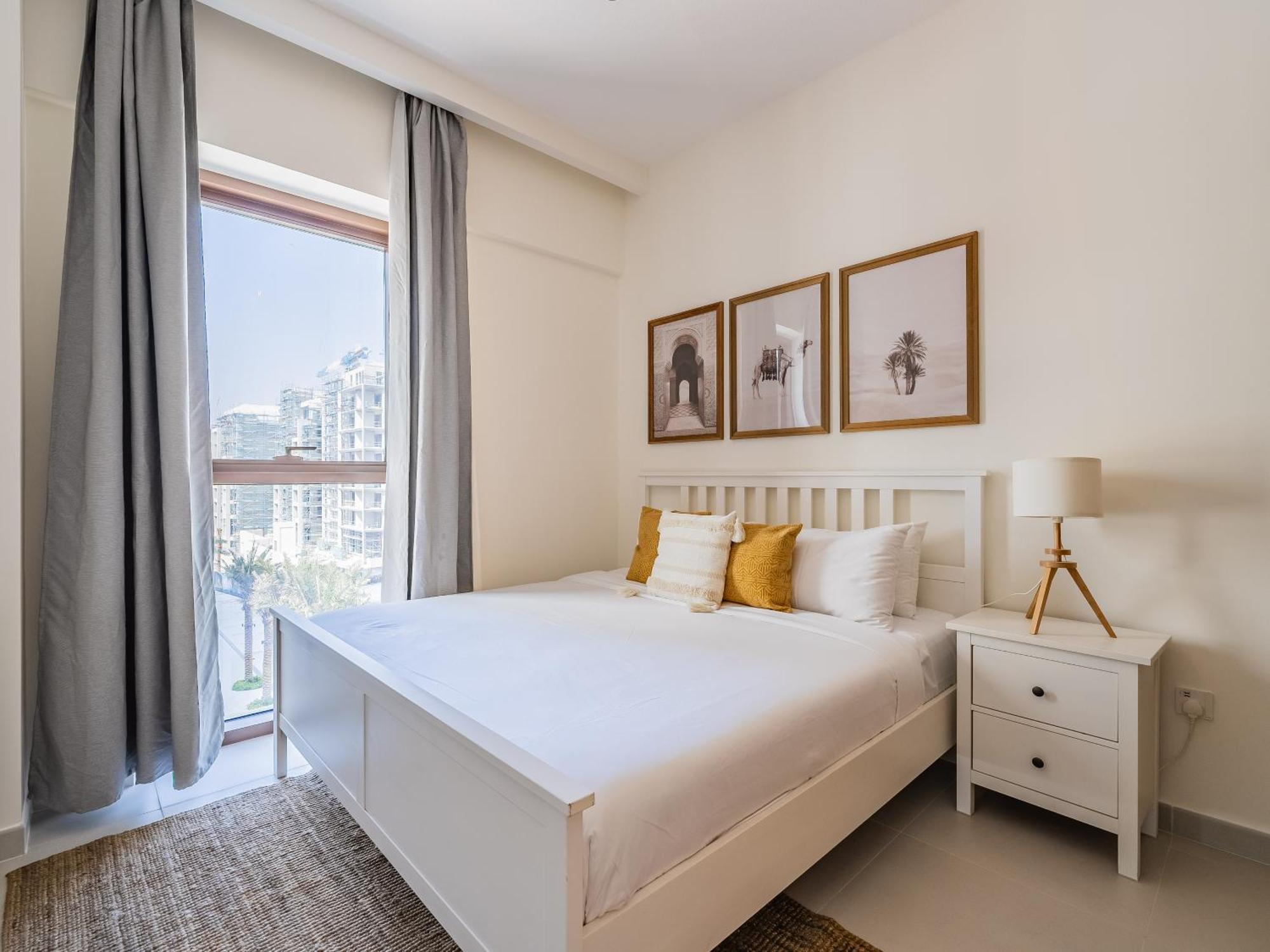 Creek Gem, Stylish With Two Balconies * Dubai