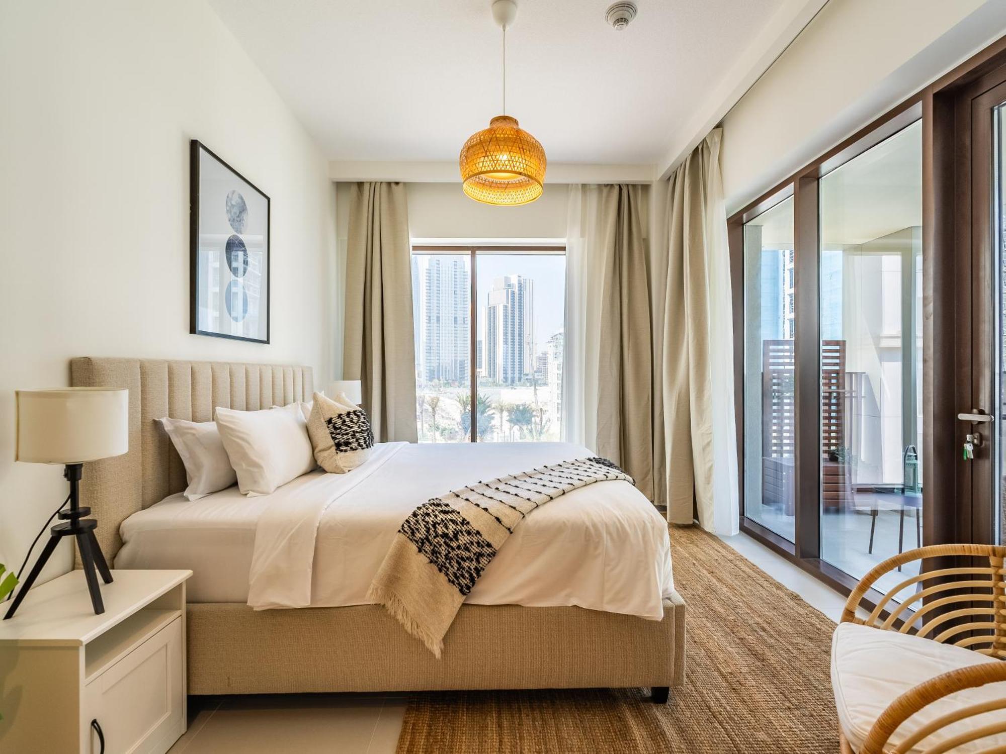 Creek Gem, Stylish With Two Balconies Dubai