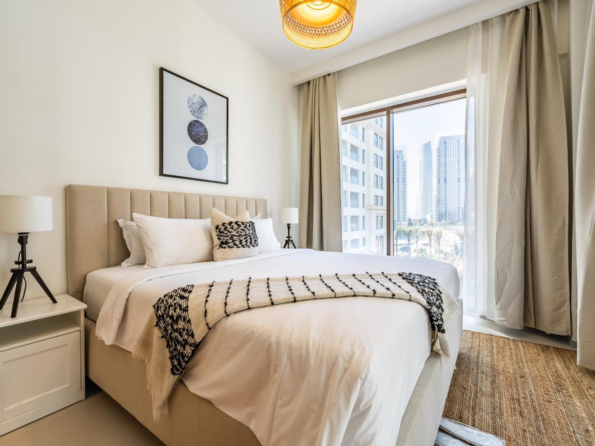 Creek Gem, Stylish With Two Balconies Dubai
