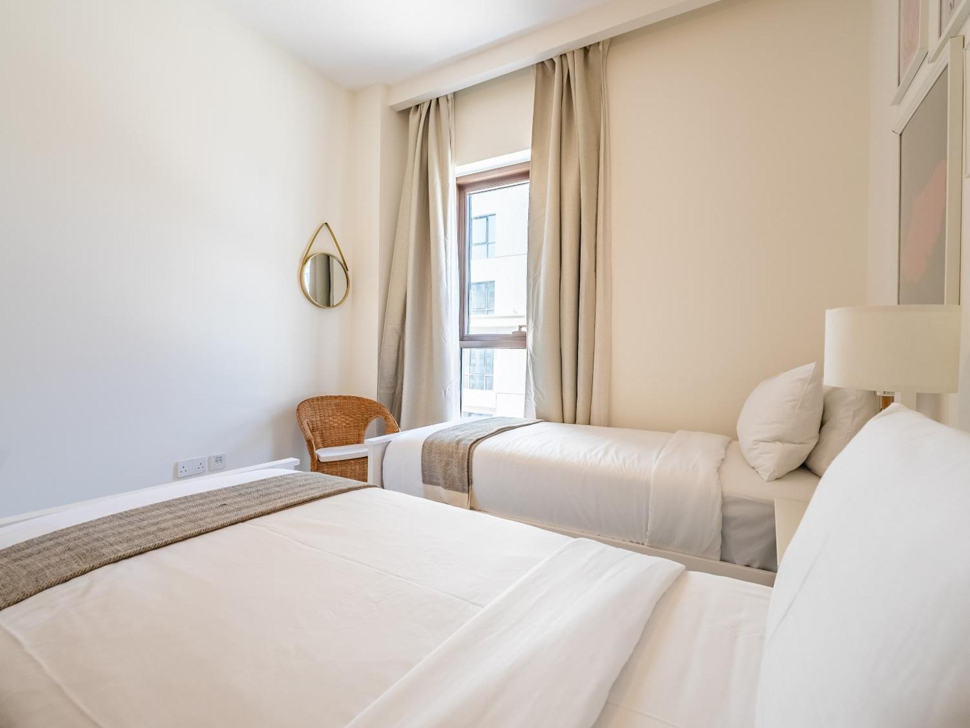 Apartment Creek Gem, Stylish With Two Balconies Dubai