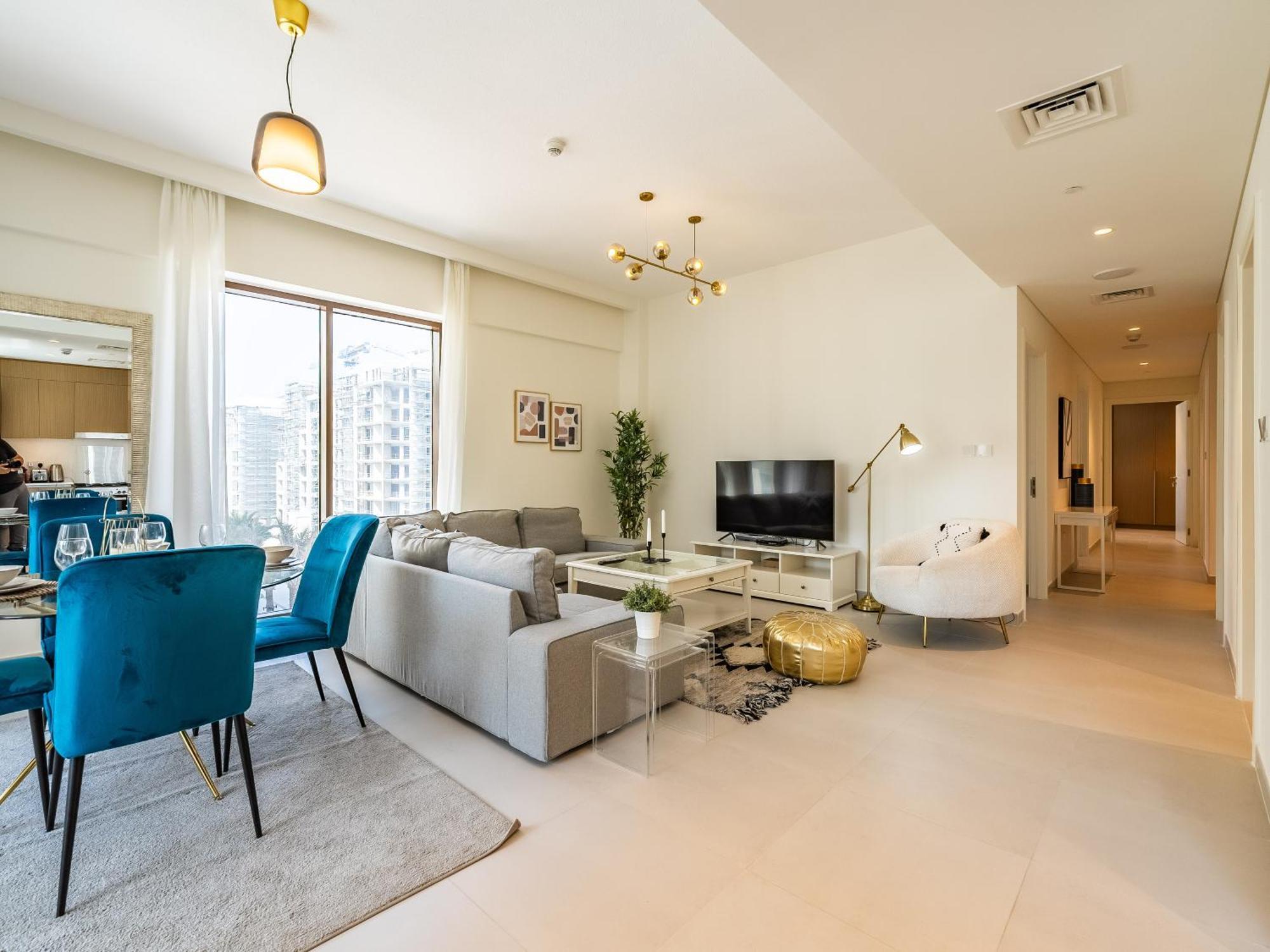 Apartment Creek Gem, Stylish With Two Balconies Dubai