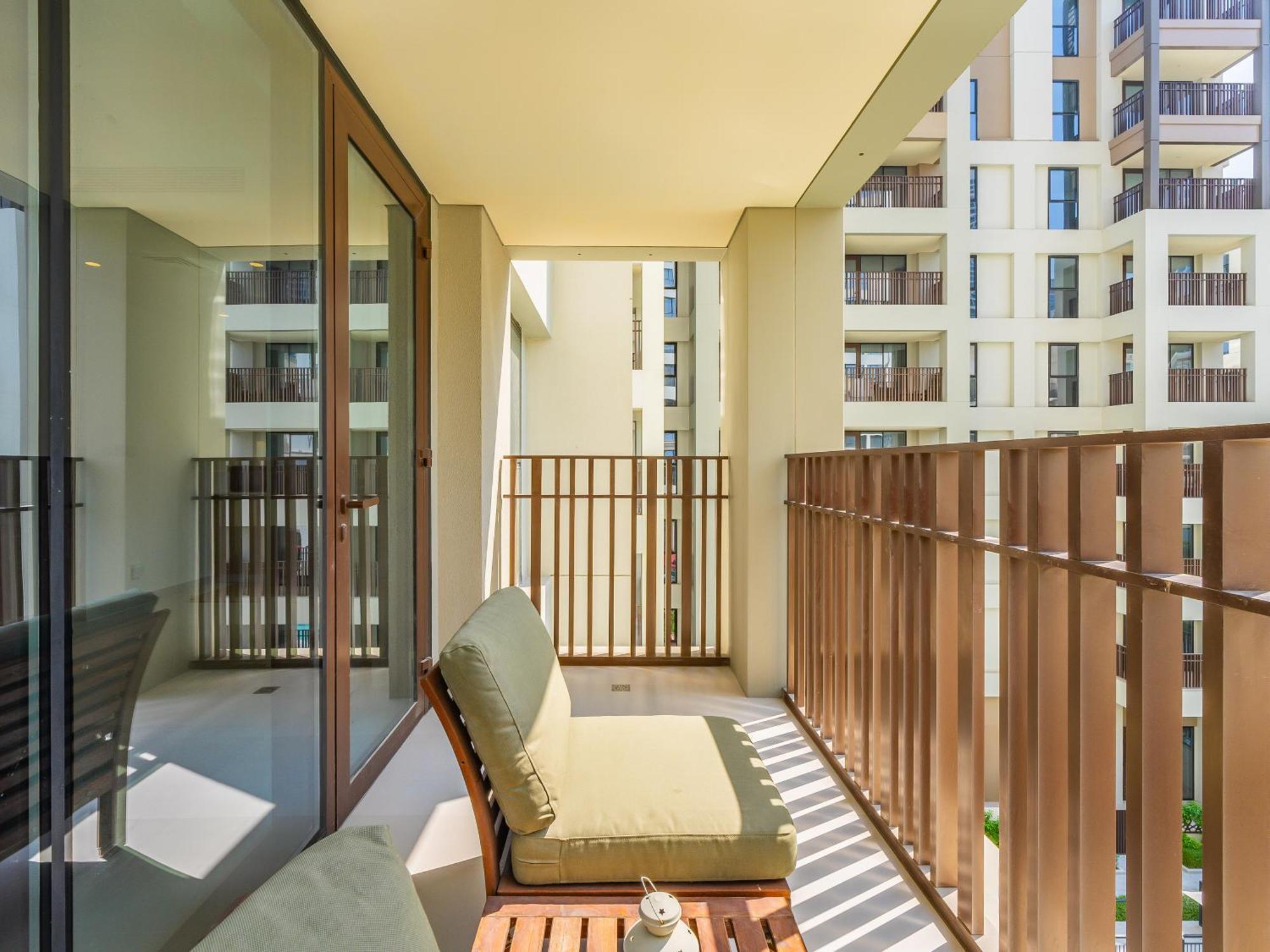 Creek Gem, Stylish With Two Balconies * Dubai