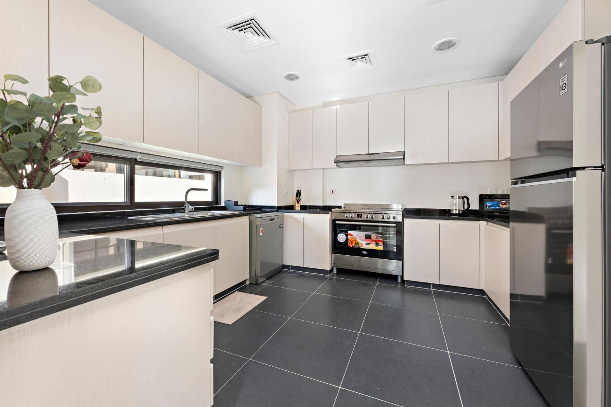 Stonetree - The Modern Family Friendly Dubai