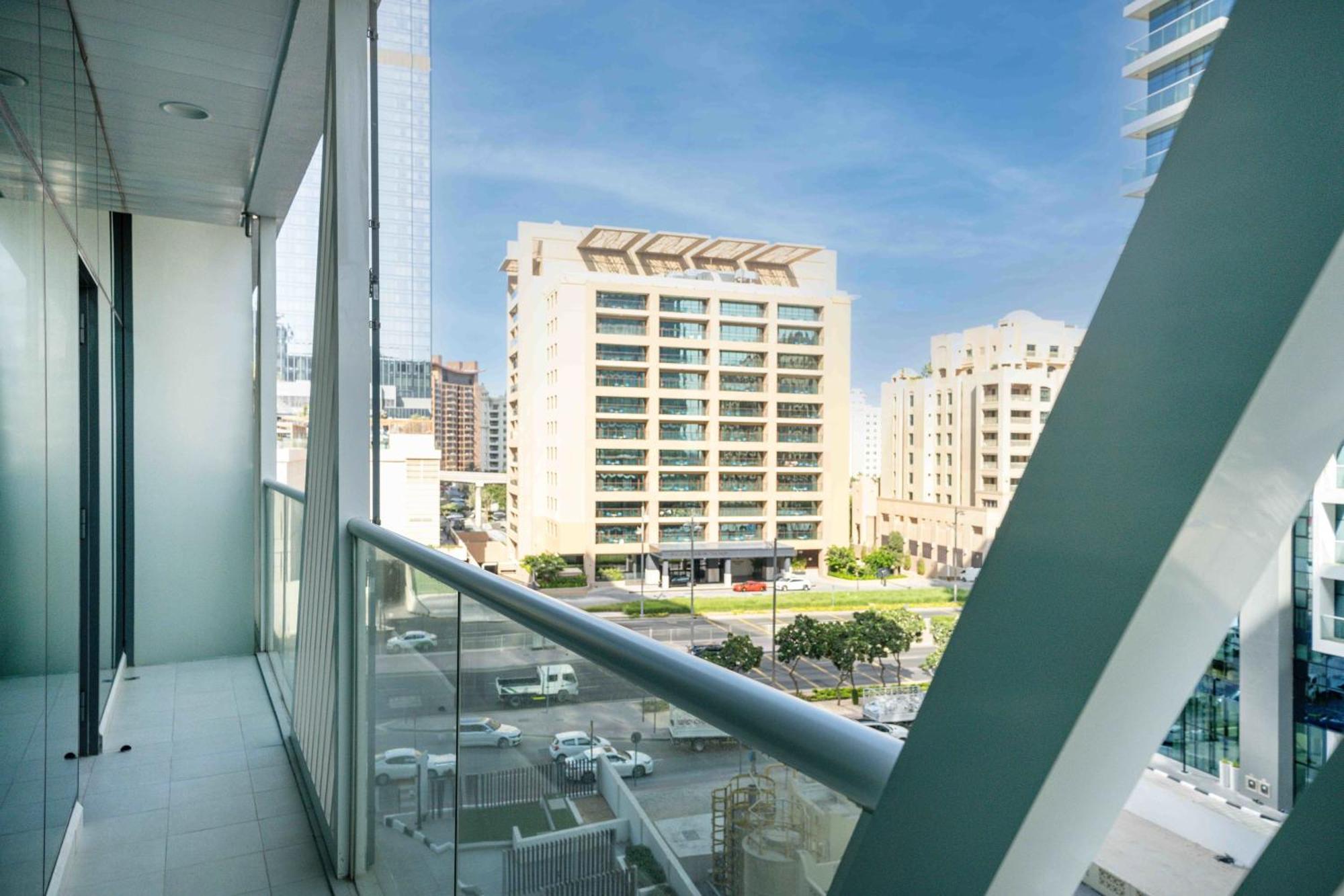 Elegant Palm 1 Bed With Rooftop Infinity Pool Apartment *