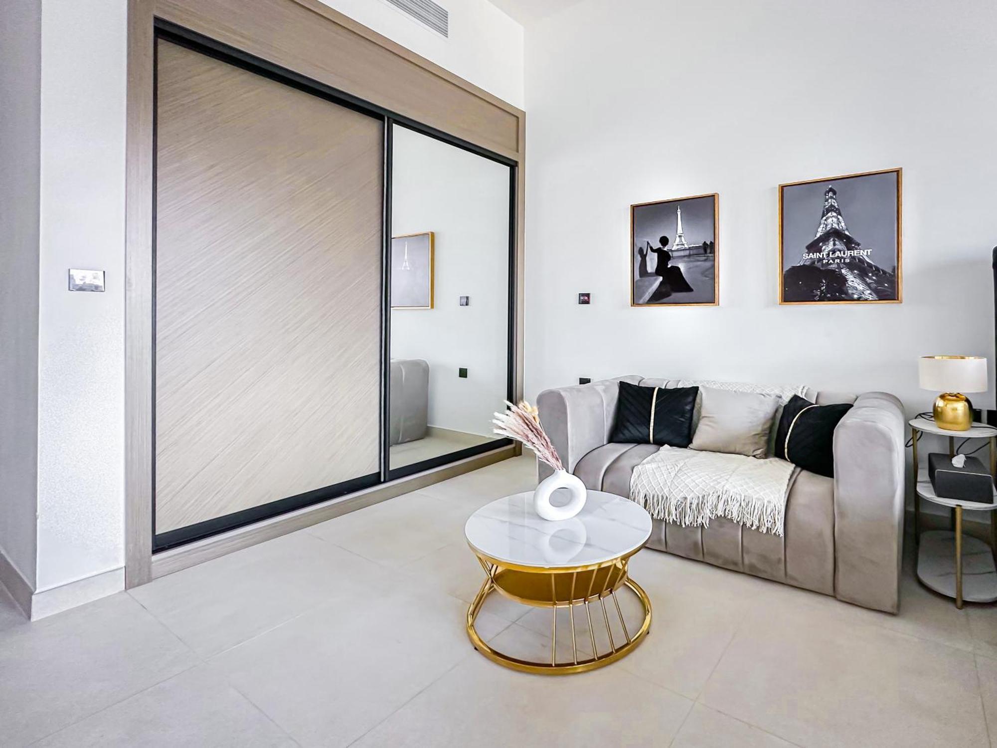 Trophy - Rustic Burj Khalifa View. Apartment