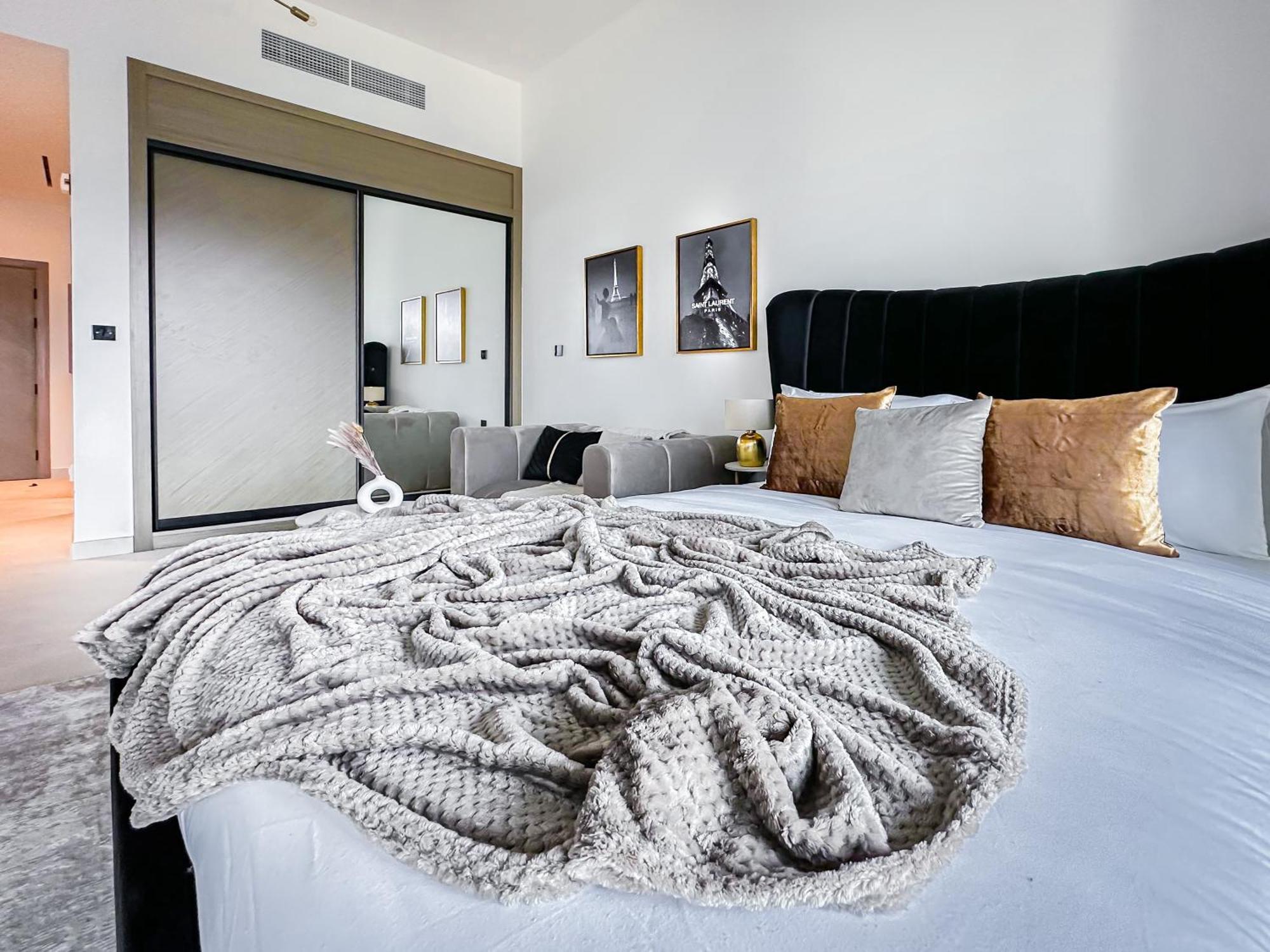 Apartment Trophy - Rustic Burj Khalifa View.