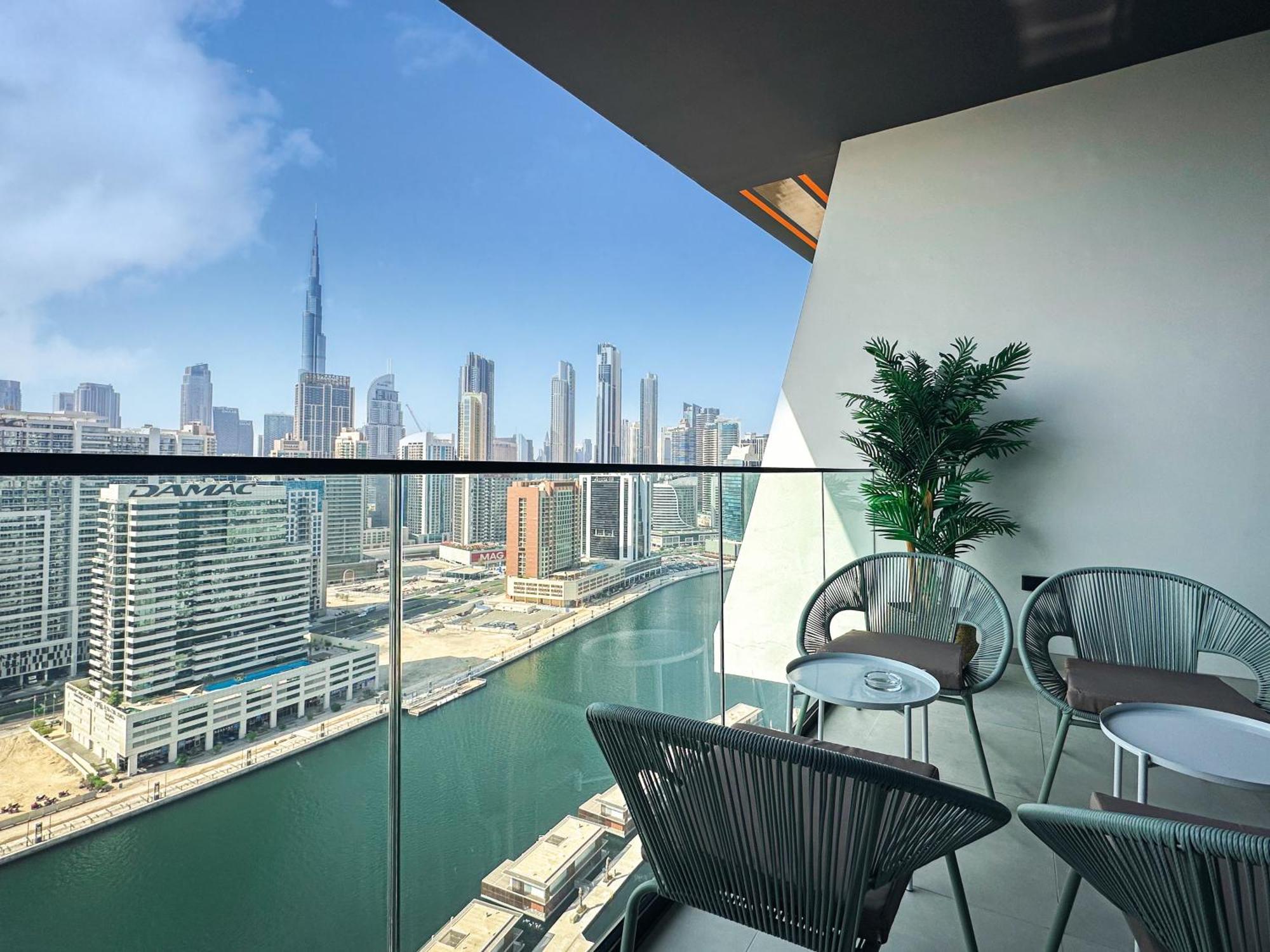 Apartment Trophy - Rustic Burj Khalifa View. Dubai