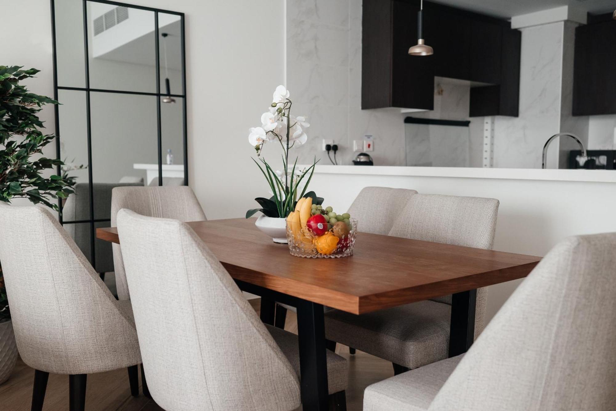 Luxe 2br At 1 Residences Wasl Near Metro Station Apartment