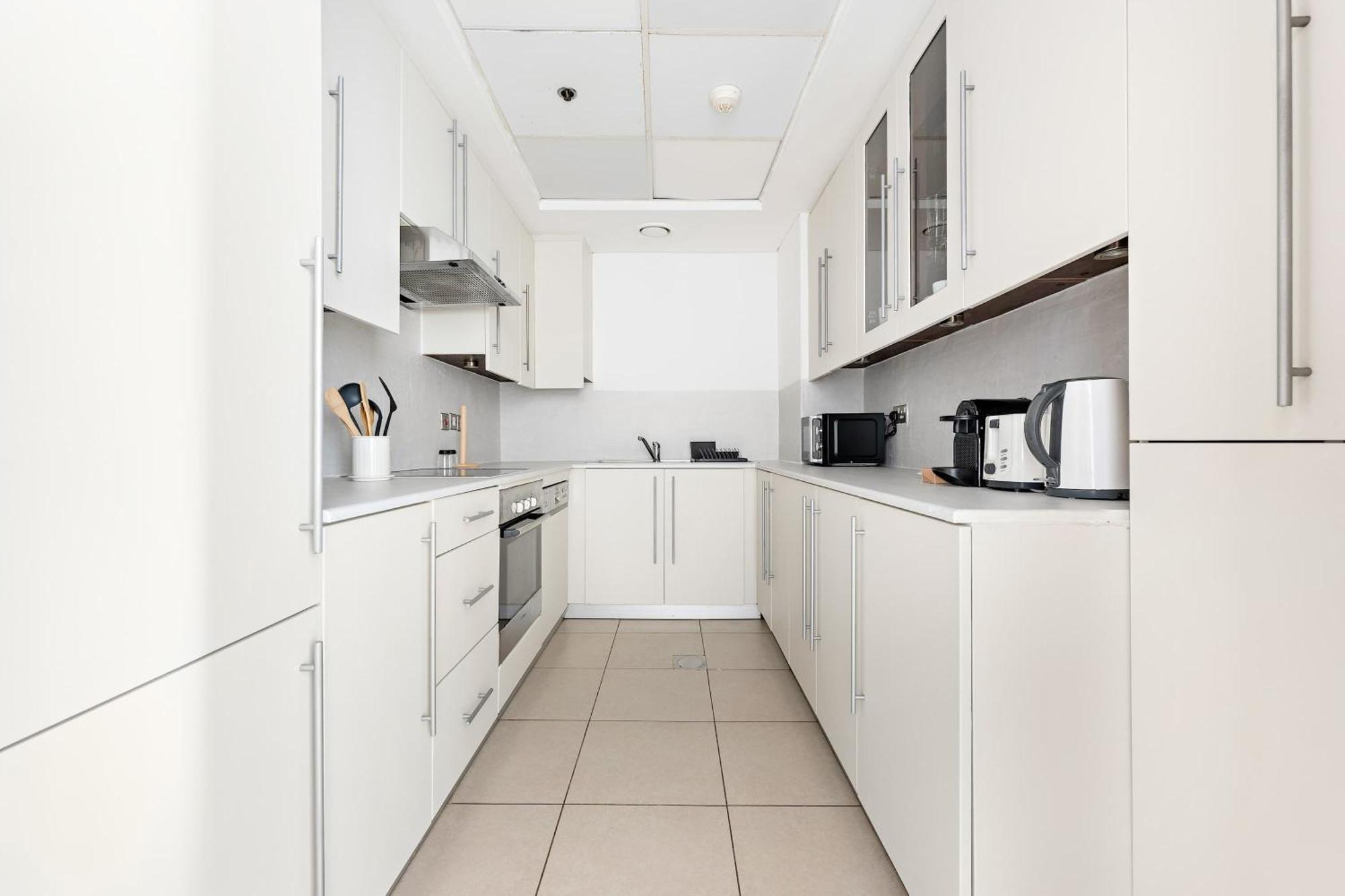 Apartment Silkhaus Modern 1br With Balcony In Emaar Tower *