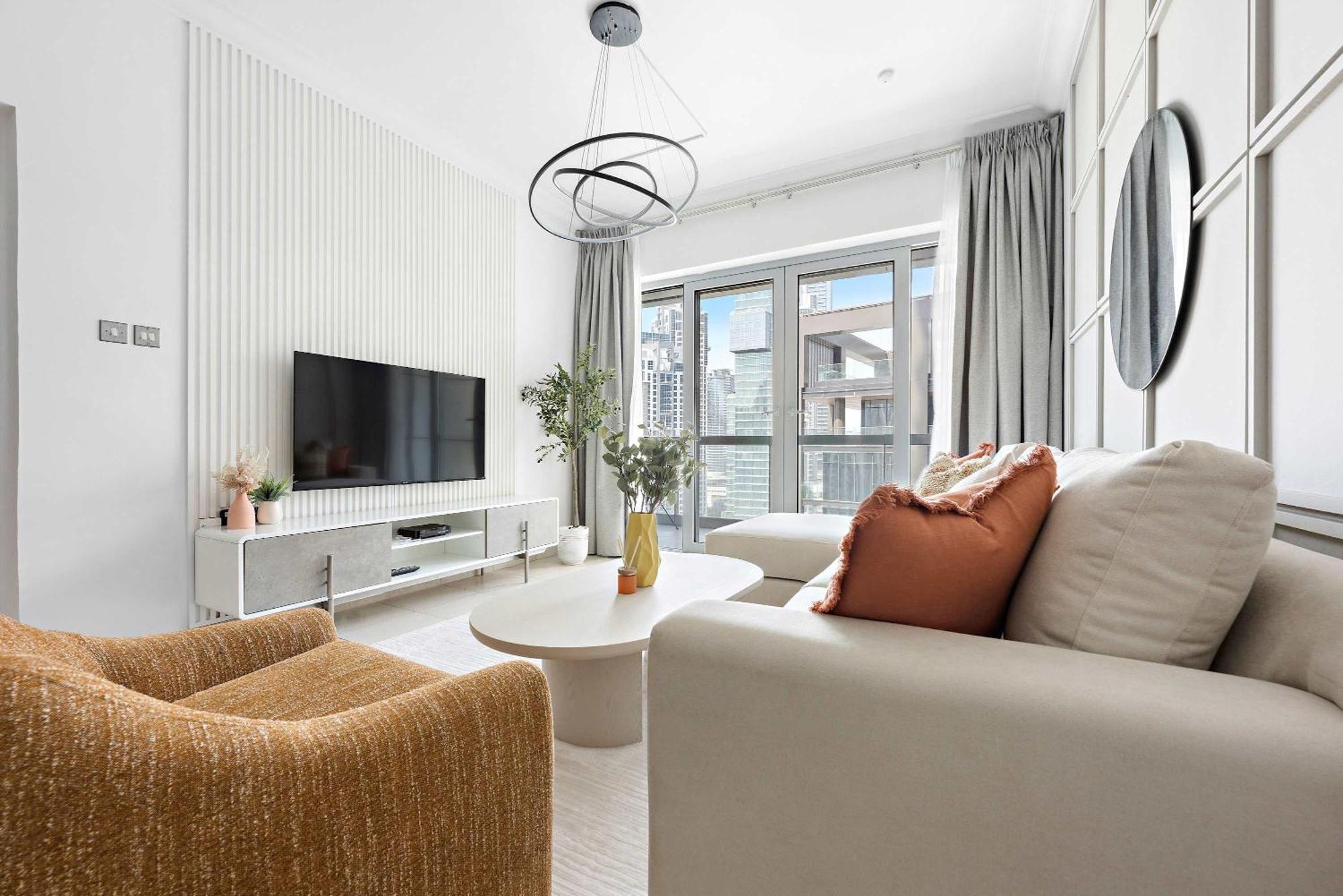 Silkhaus Modern 1br With Balcony In Emaar Tower *
