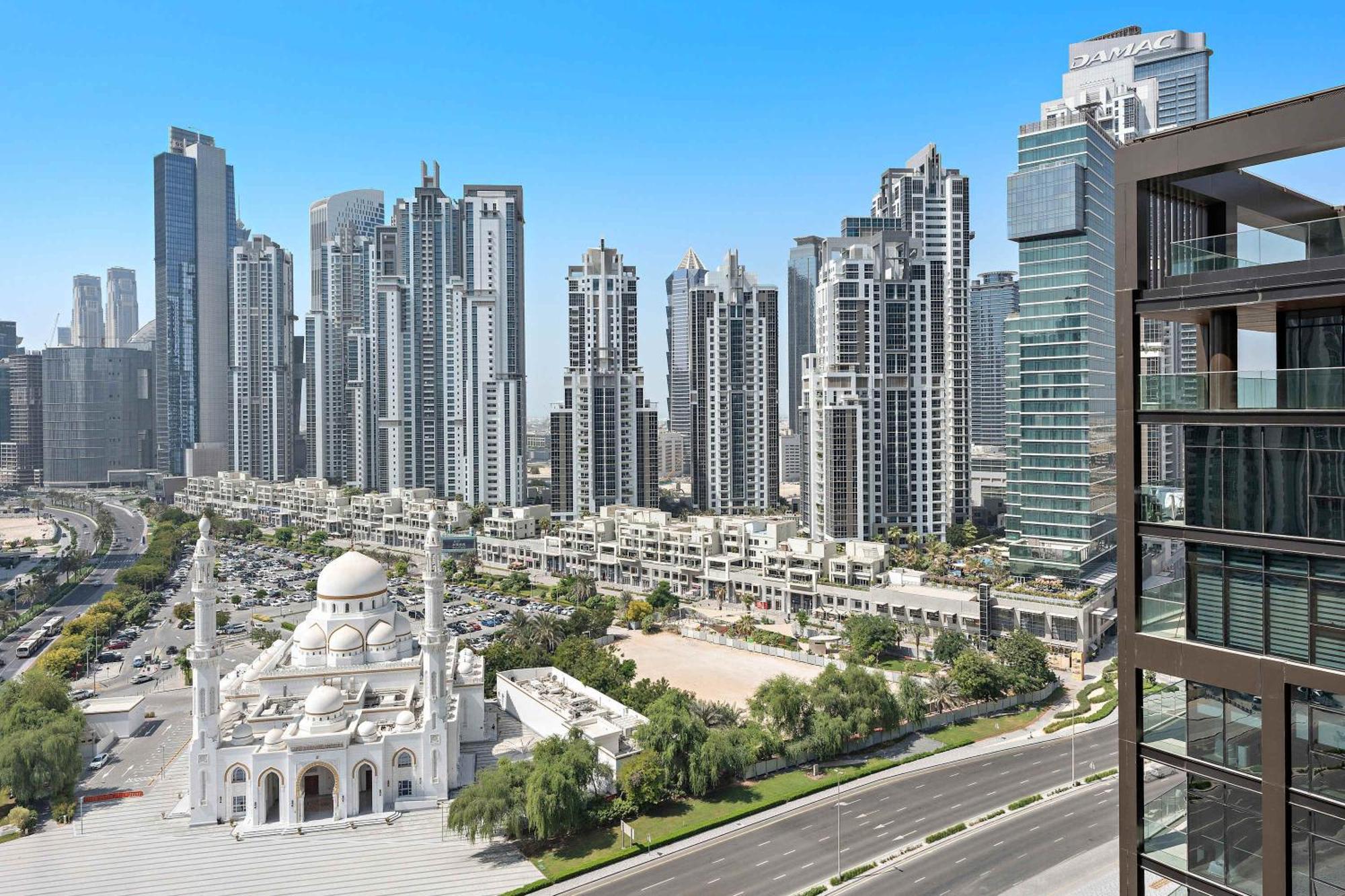Apartment Silkhaus Modern 1br With Balcony In Emaar Tower