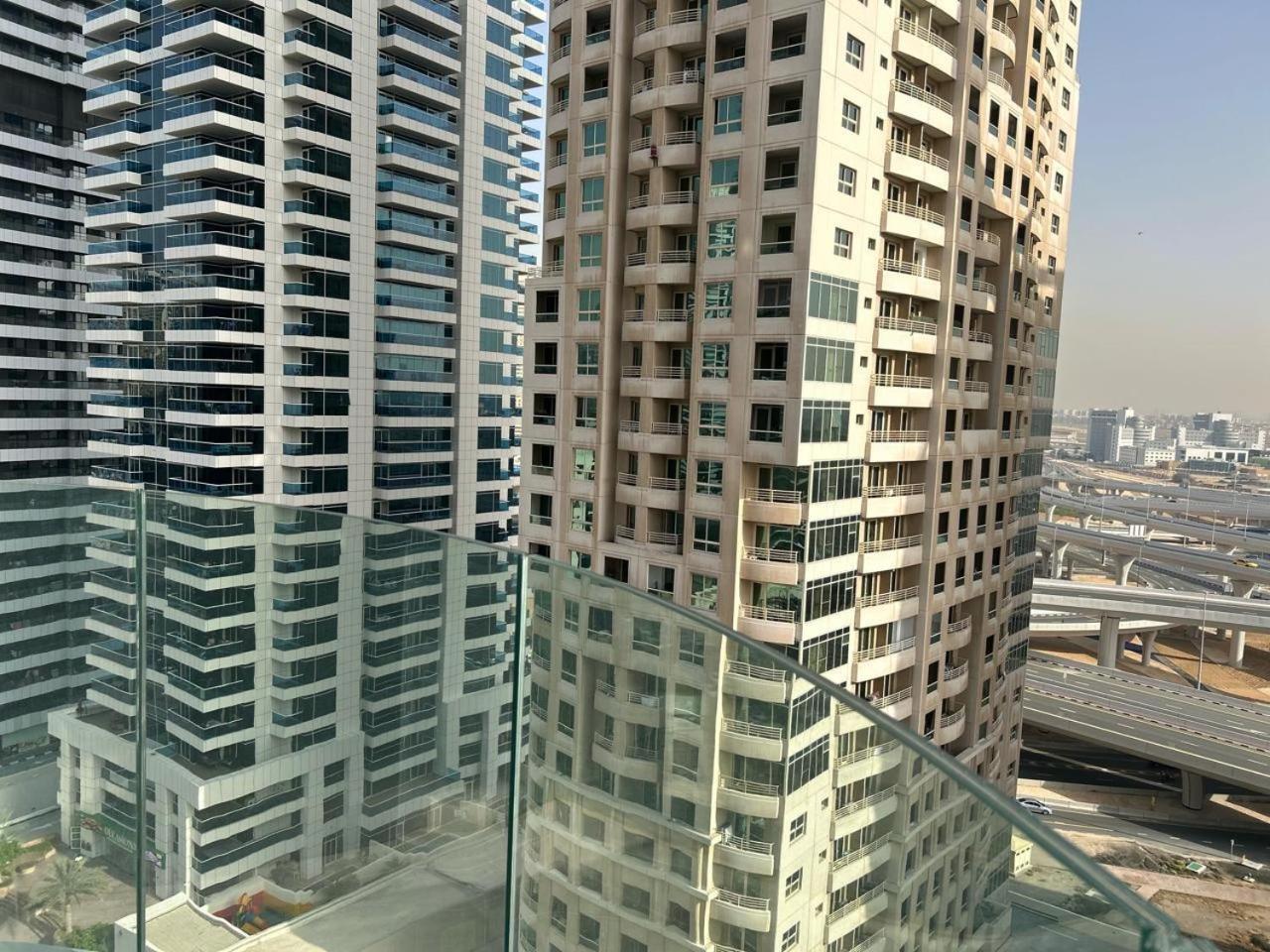 Marina Walk Gem Modern With Pool & Gym Access, Steps To & Metro * Dubai
