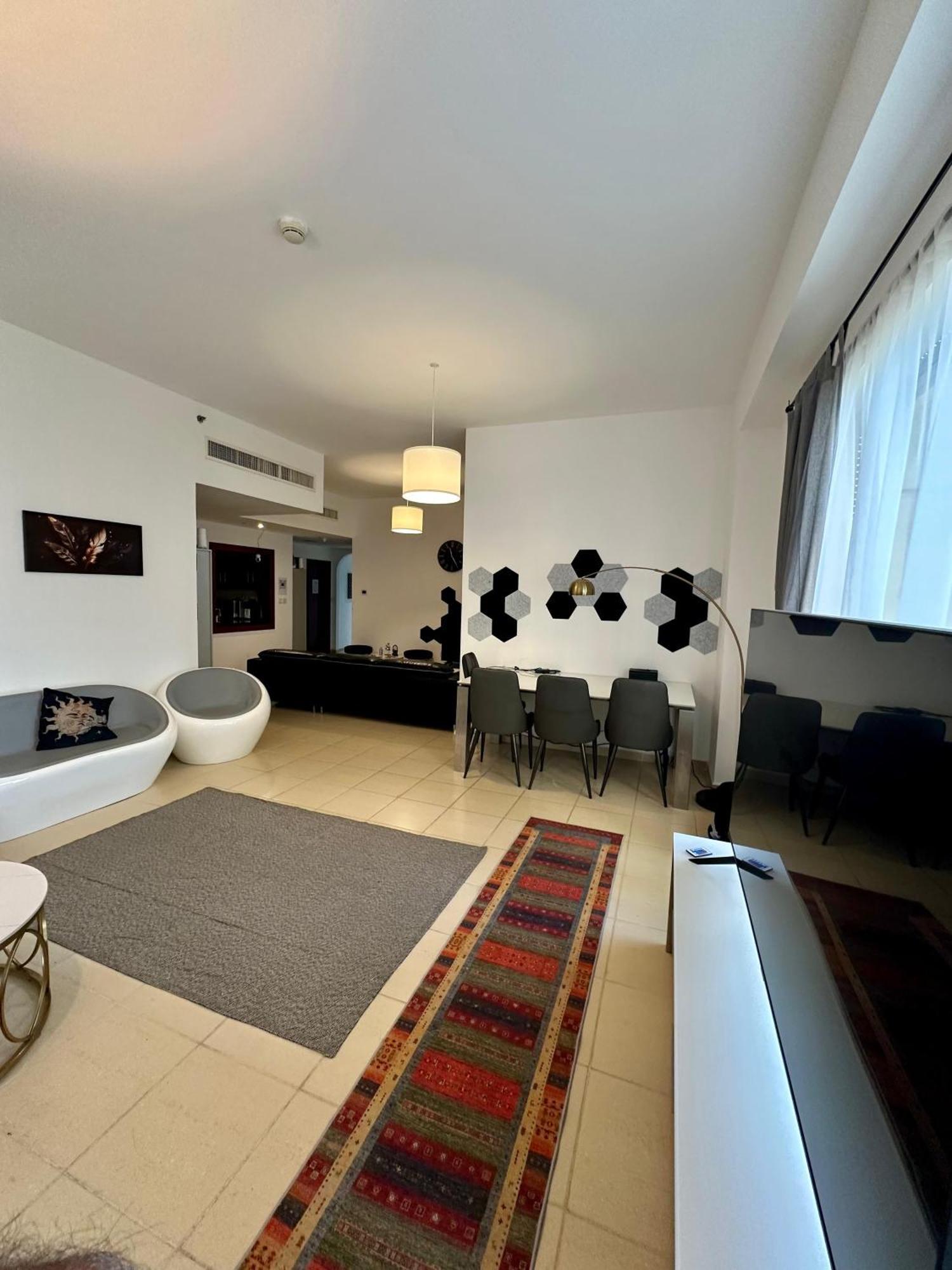 Sanciel Jbr Homestay