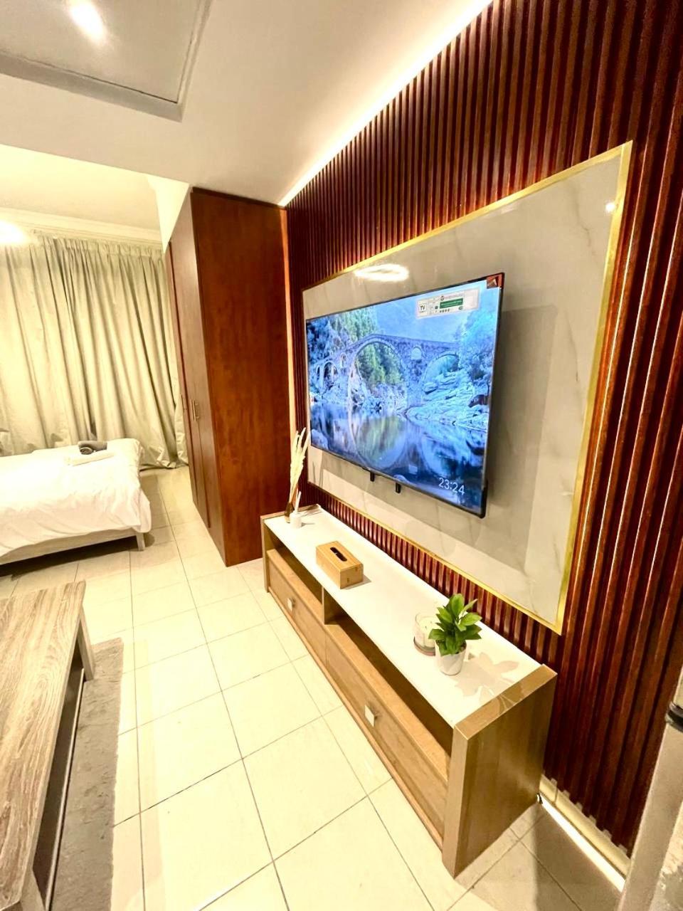 Ultra Luxury Chic In Jlt * Dubai
