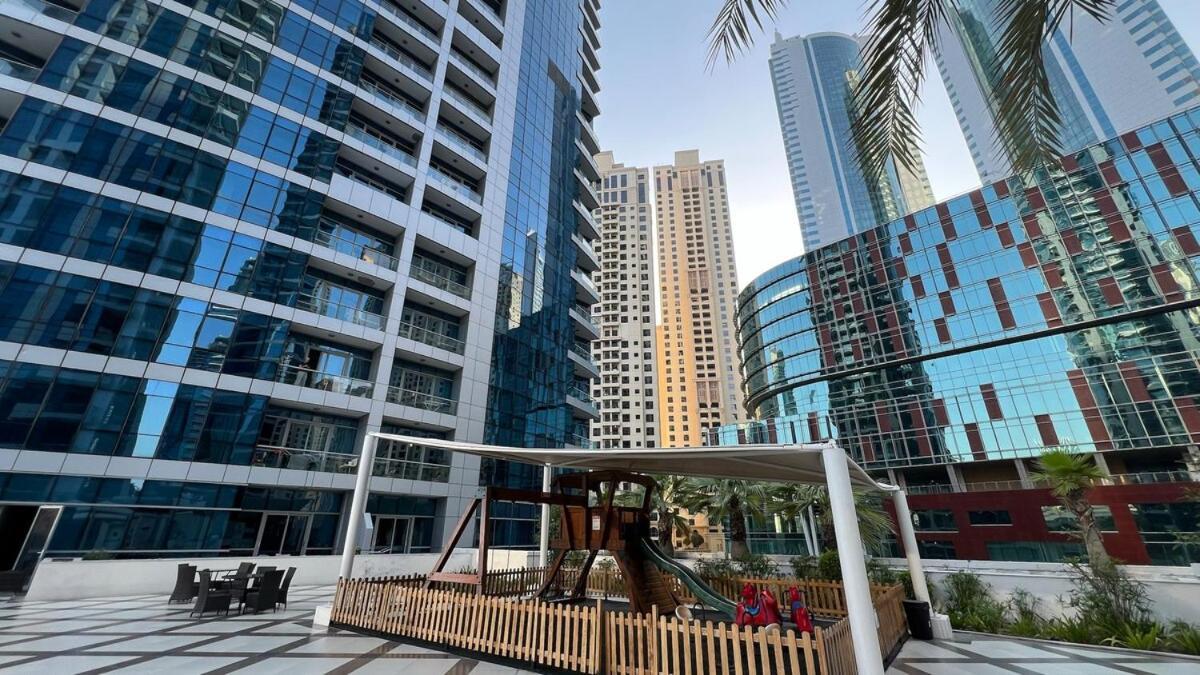 Waterfront Marina Views Sleeps 4 Near & Mall Dubai