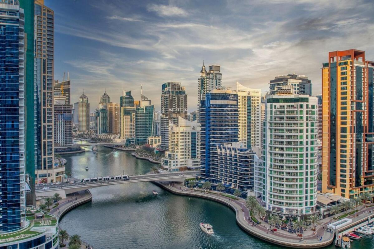 Waterfront Marina Views Sleeps 4 Near & Mall * Dubai